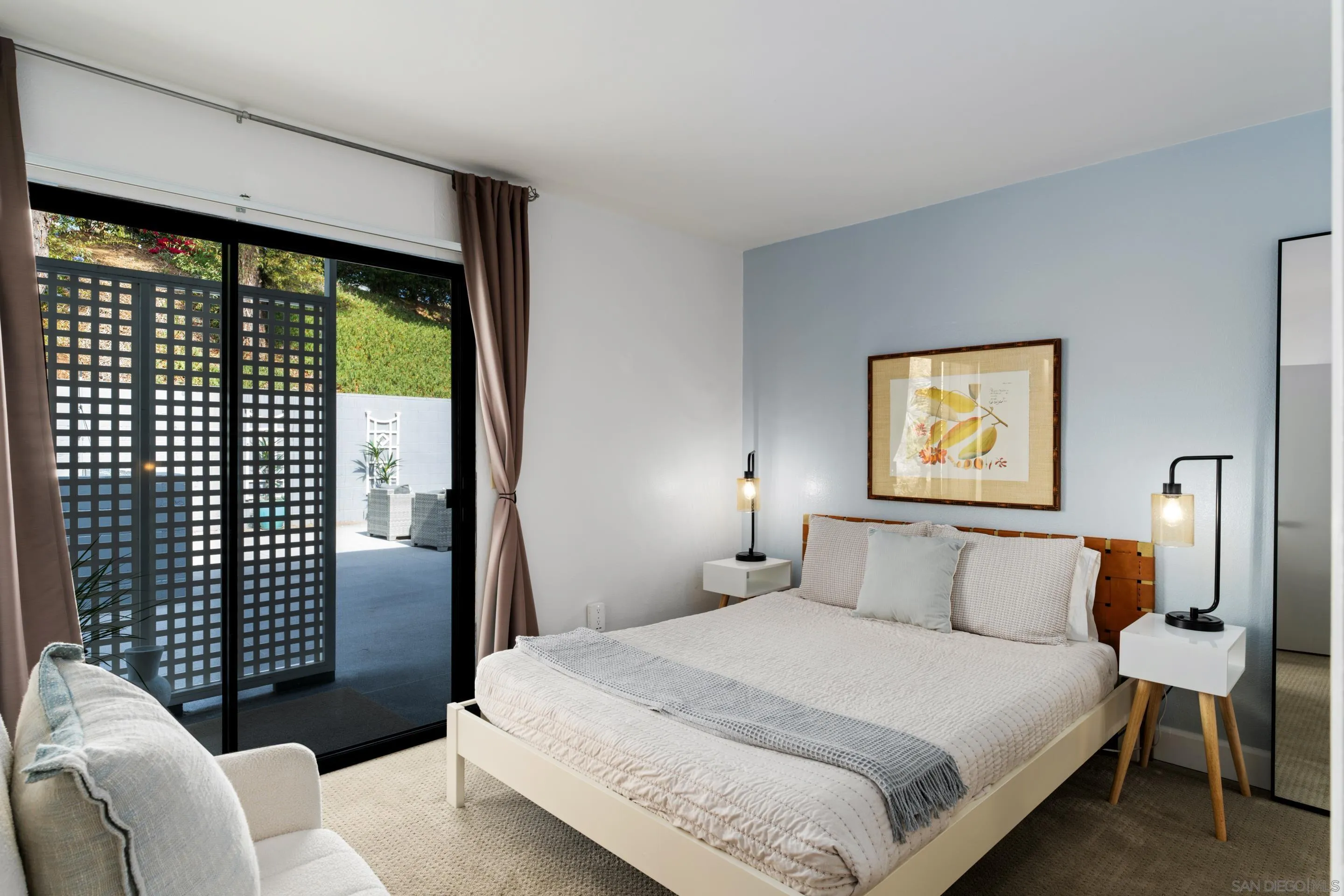 https://cdn.realtyfeed.com/cdn/127/250032606/845723a7ec3f69fefd8de9b6c8de4da7.webp