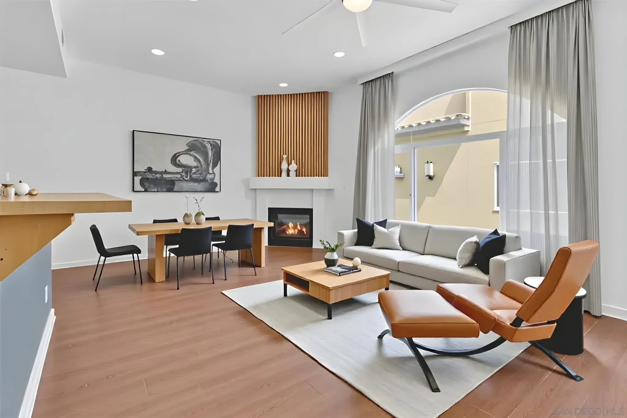Photo #3: 250032607 Listing 