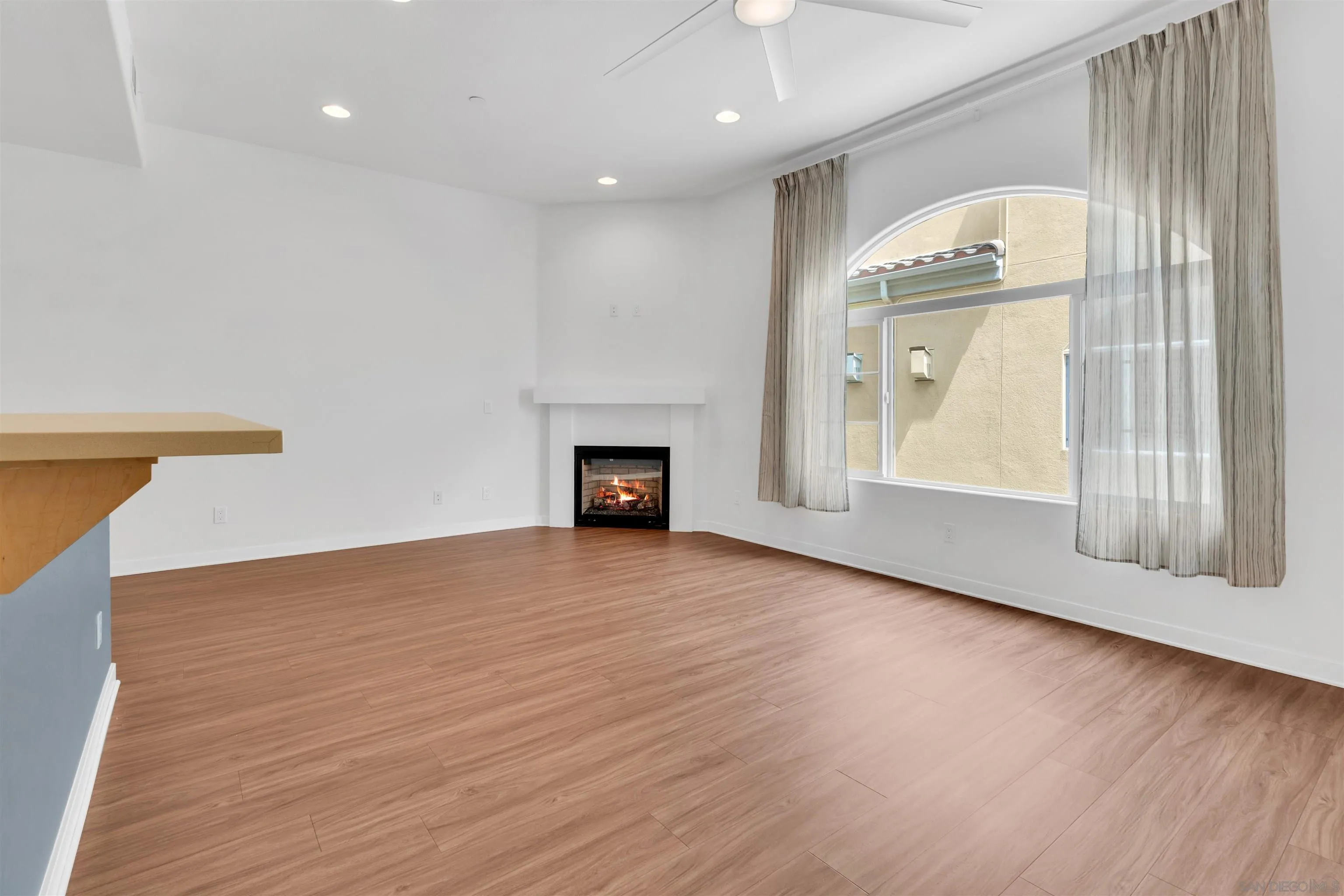 Photo #4: 250032607 Listing 