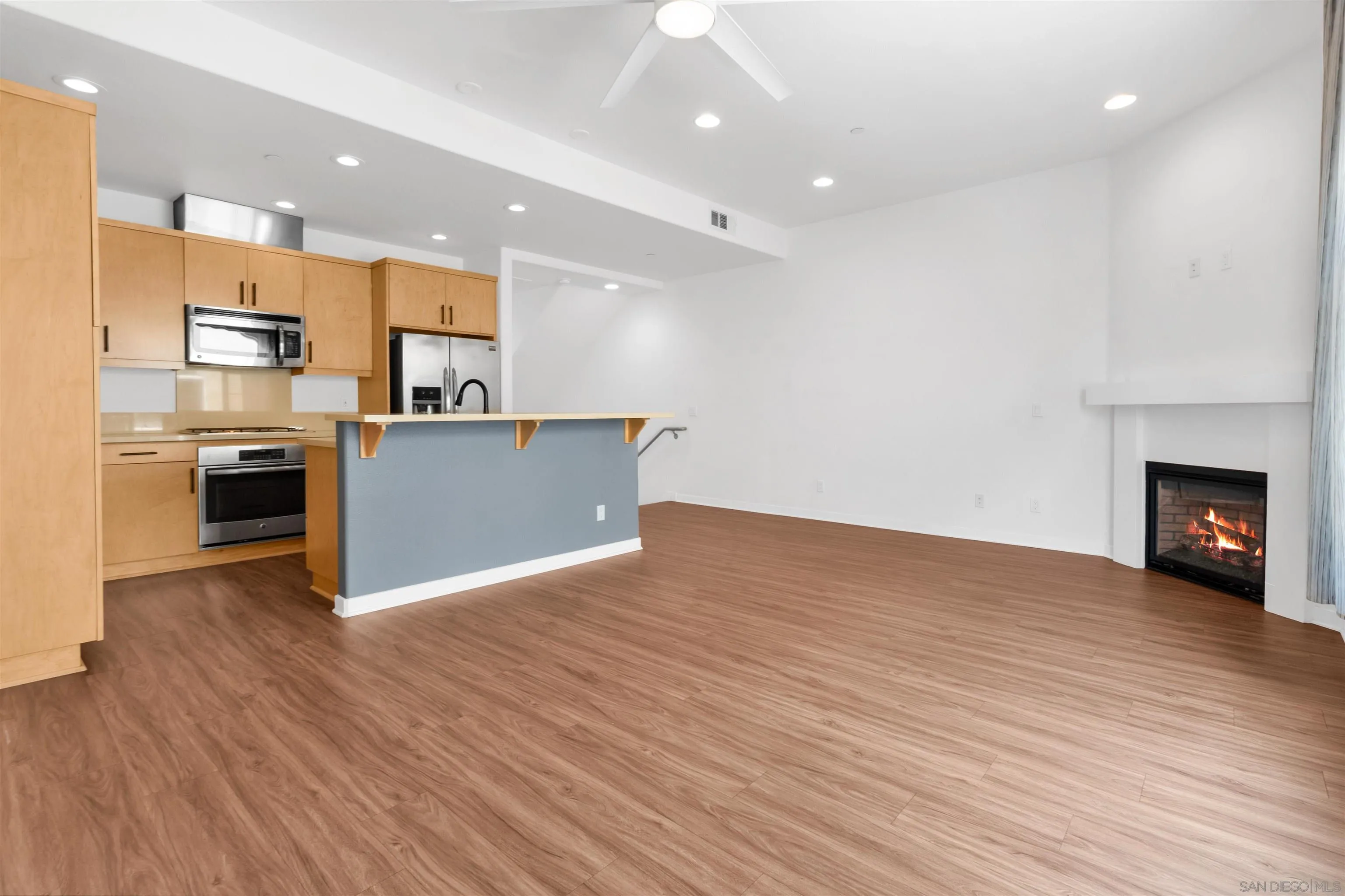 Photo #6: 250032607 Listing 