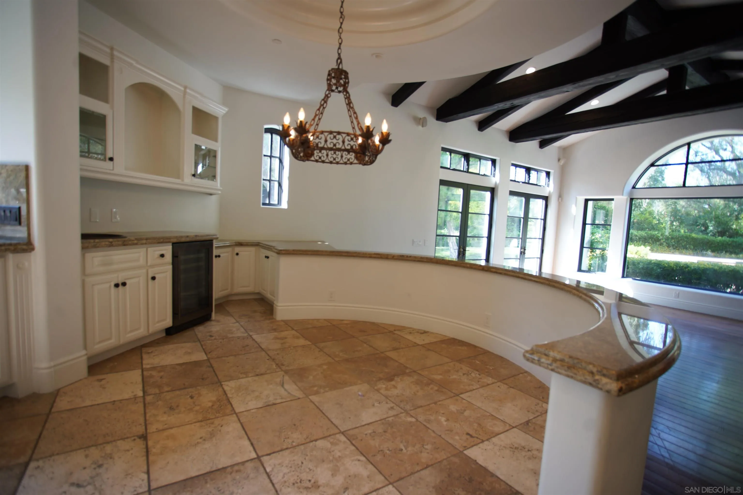 https://cdn.realtyfeed.com/cdn/127/250032633/2bbd6e4bc299785056e41e25ebbb16c8.webp