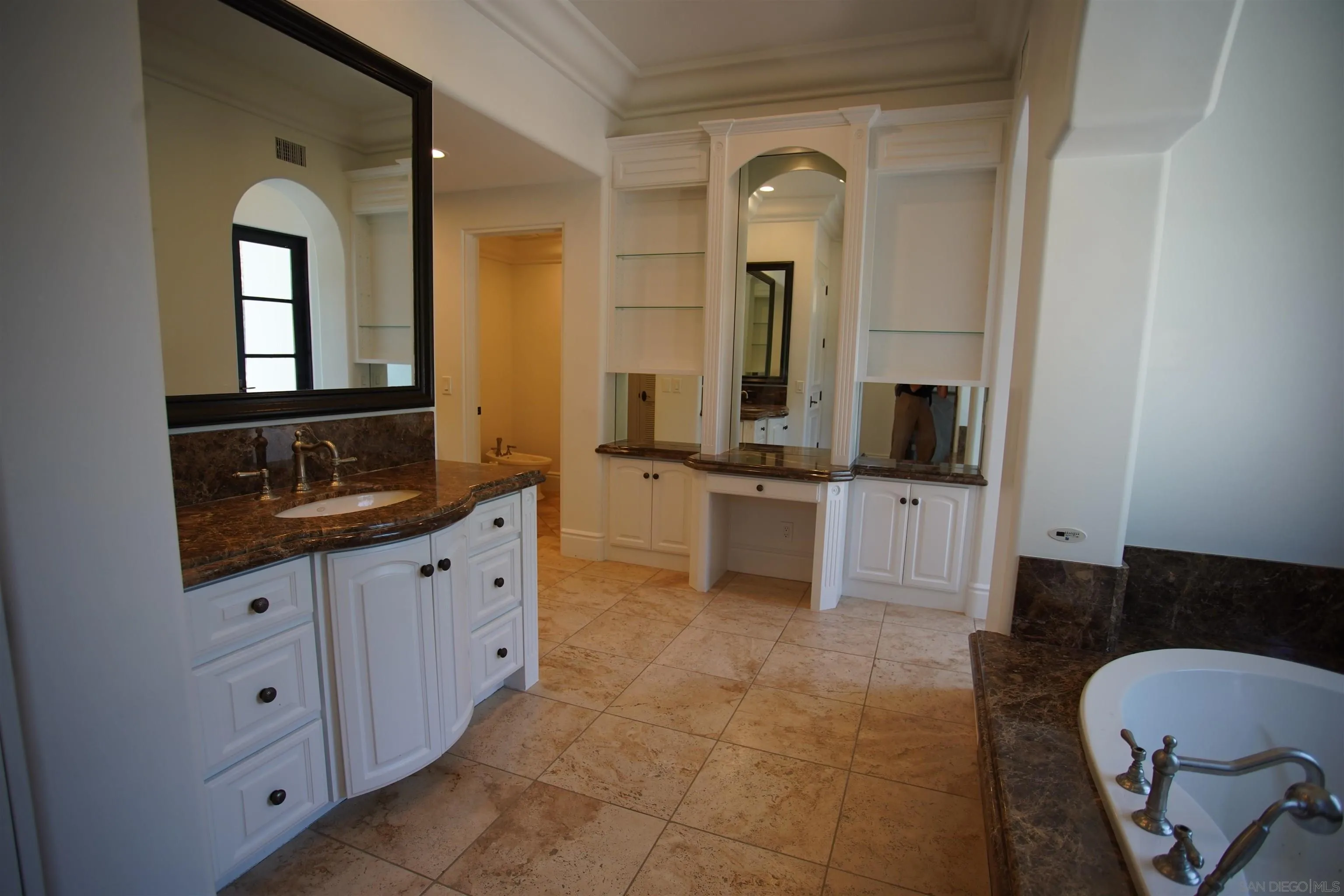 https://cdn.realtyfeed.com/cdn/127/250032633/48949c4ef15bfd5d246f5f4afa491777.webp