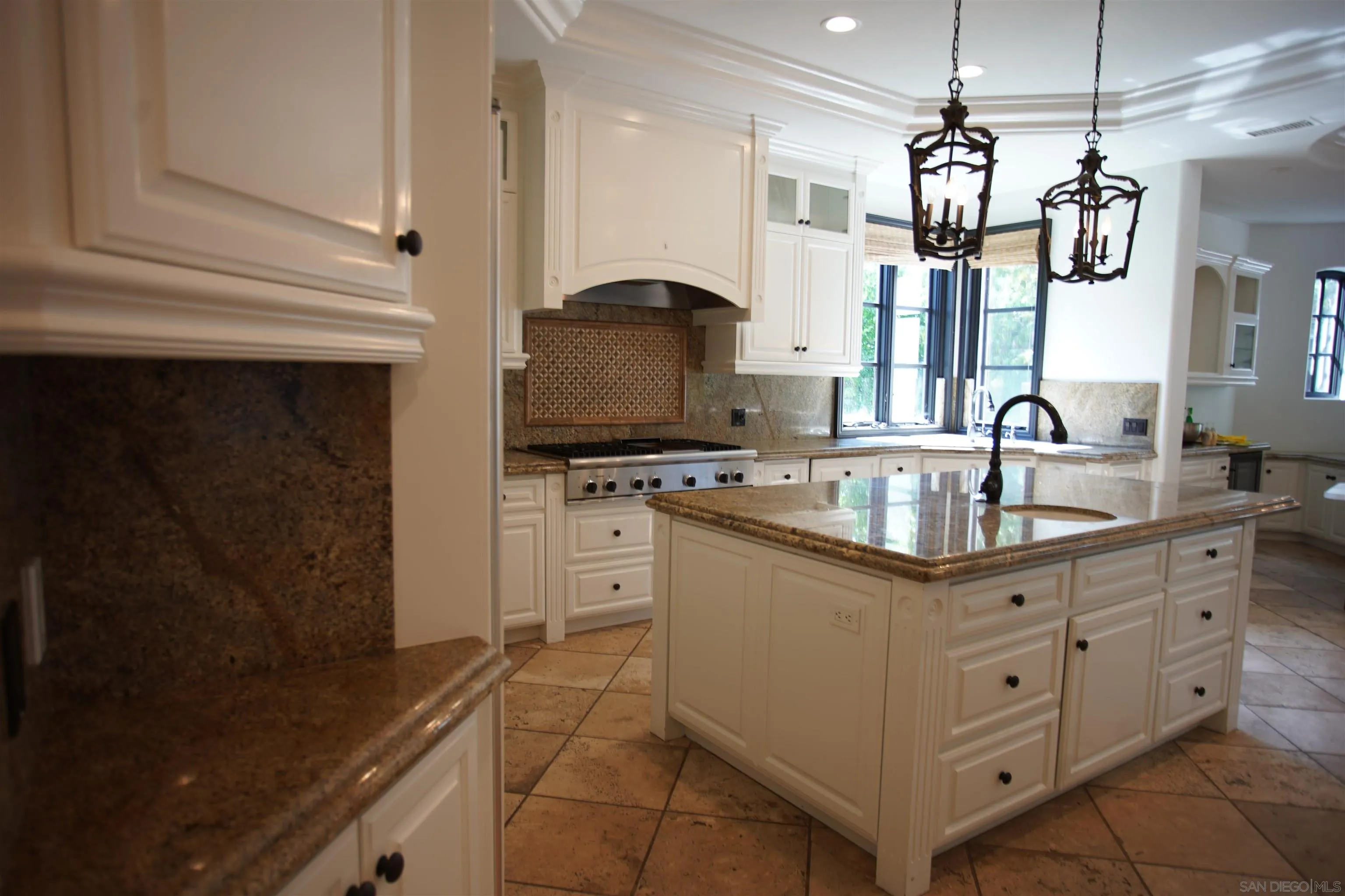 https://cdn.realtyfeed.com/cdn/127/250032633/6f551a3e4b79569956eb8d0d997a43b1.webp