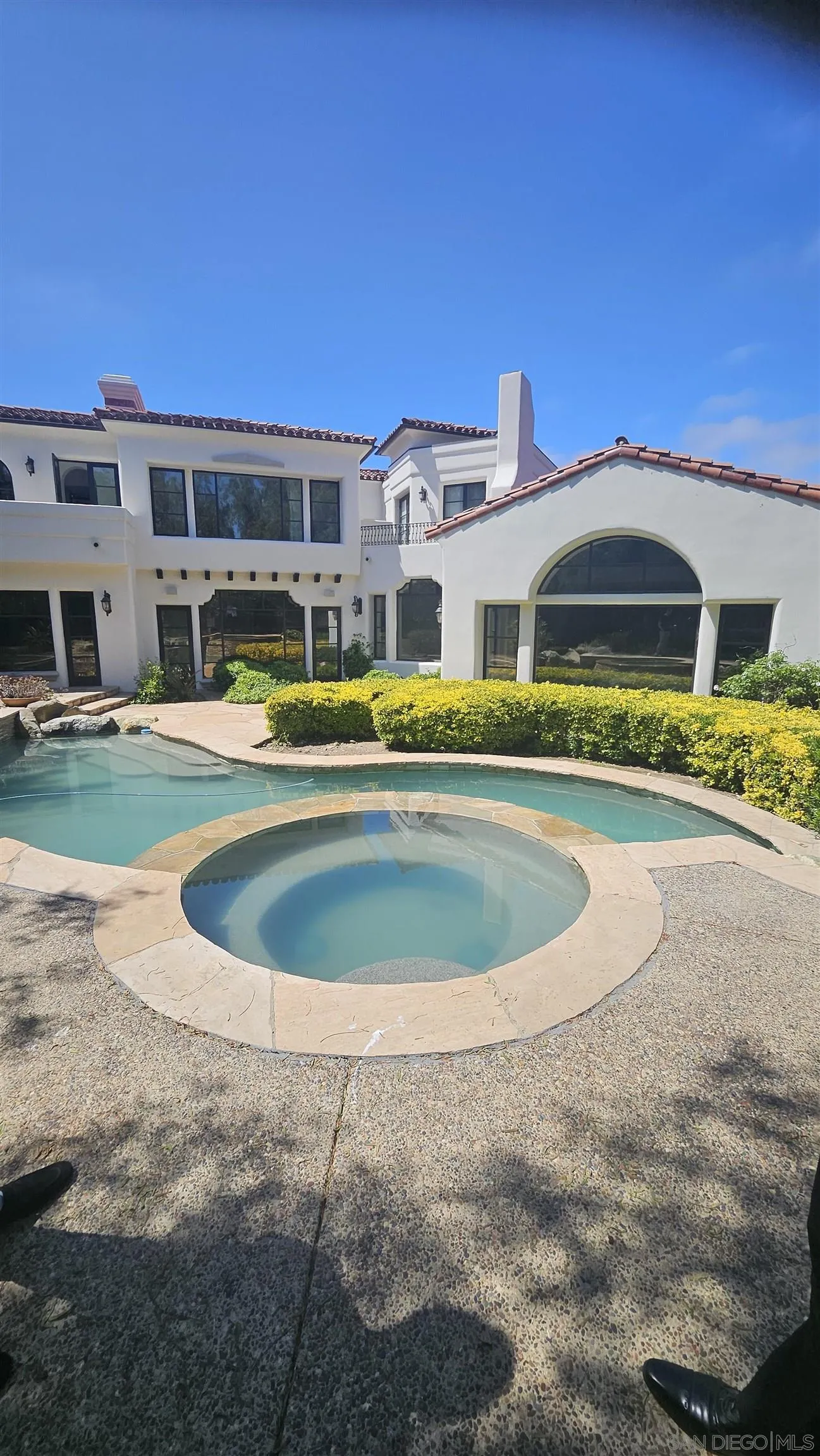 https://cdn.realtyfeed.com/cdn/127/250032633/fbc4ca862e1deeedbee3ed49f987d881.webp