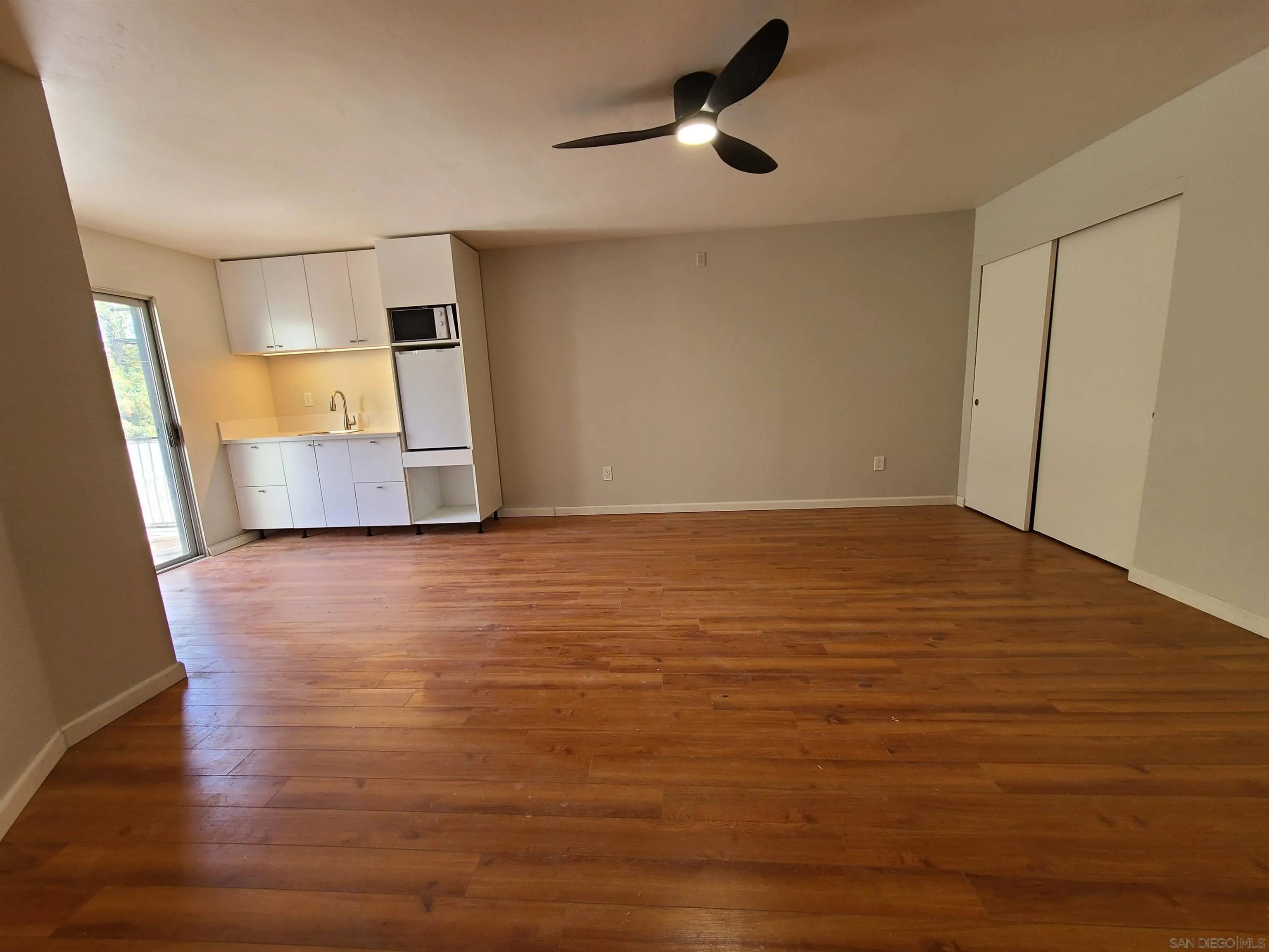 https://cdn.realtyfeed.com/cdn/127/250032672/2a1ef1e10596e65f9dea14d61bd427a5.webp