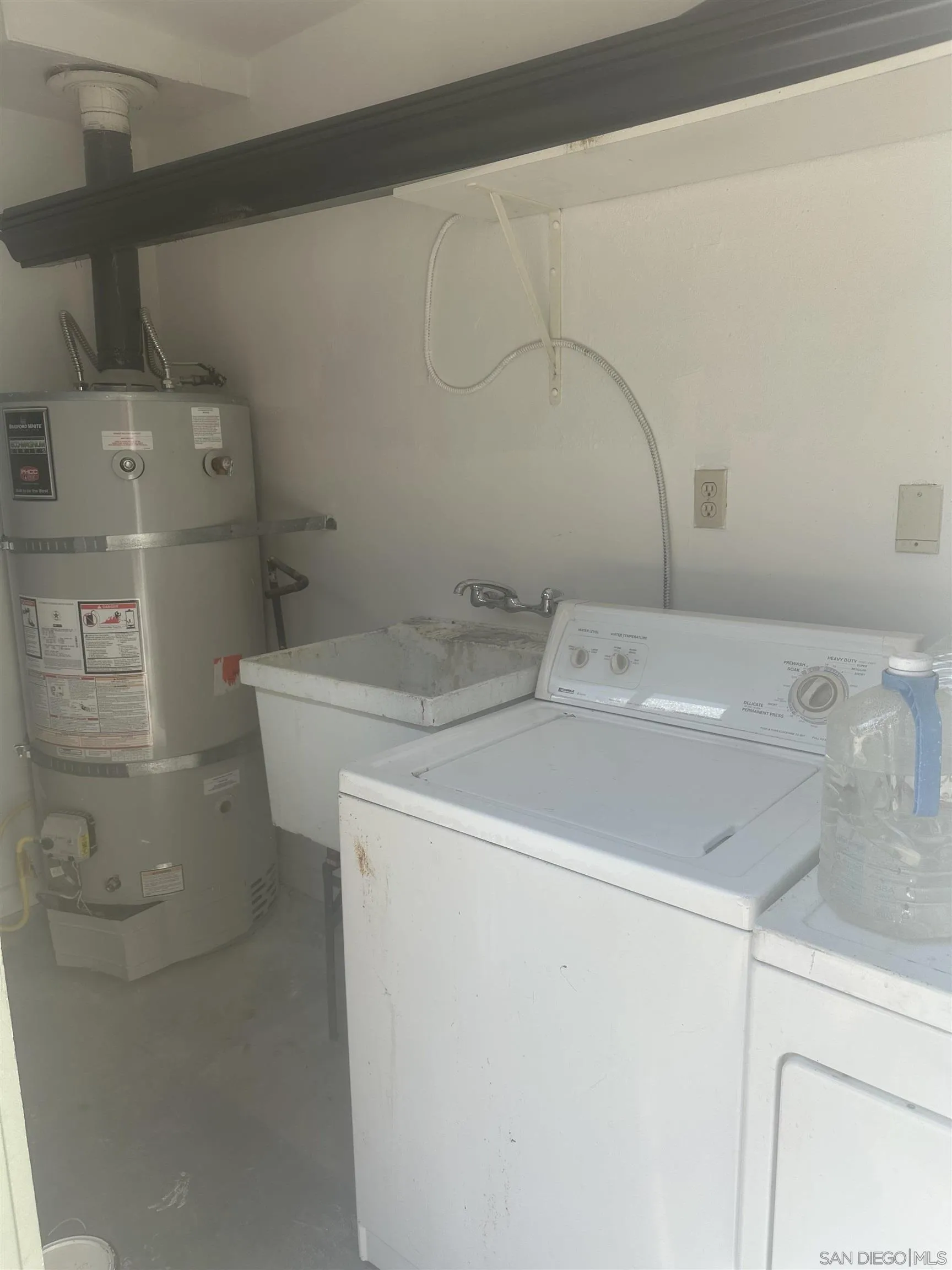 https://cdn.realtyfeed.com/cdn/127/250032672/330850a4b094b98bfcc41b482920a452.webp