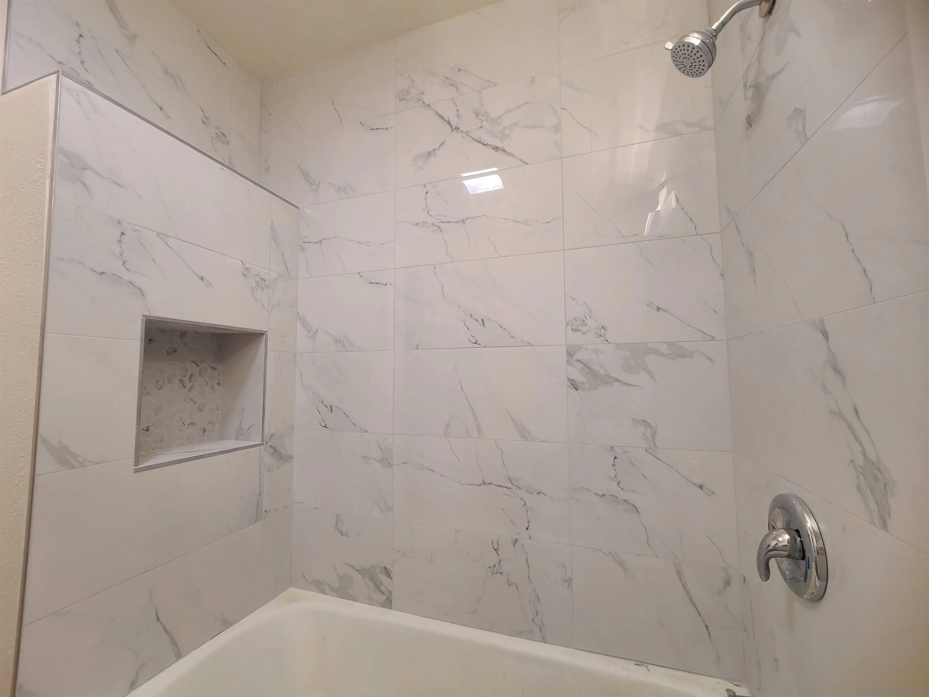 https://cdn.realtyfeed.com/cdn/127/250032672/640911bc53361a494d27fe80a730e951.webp