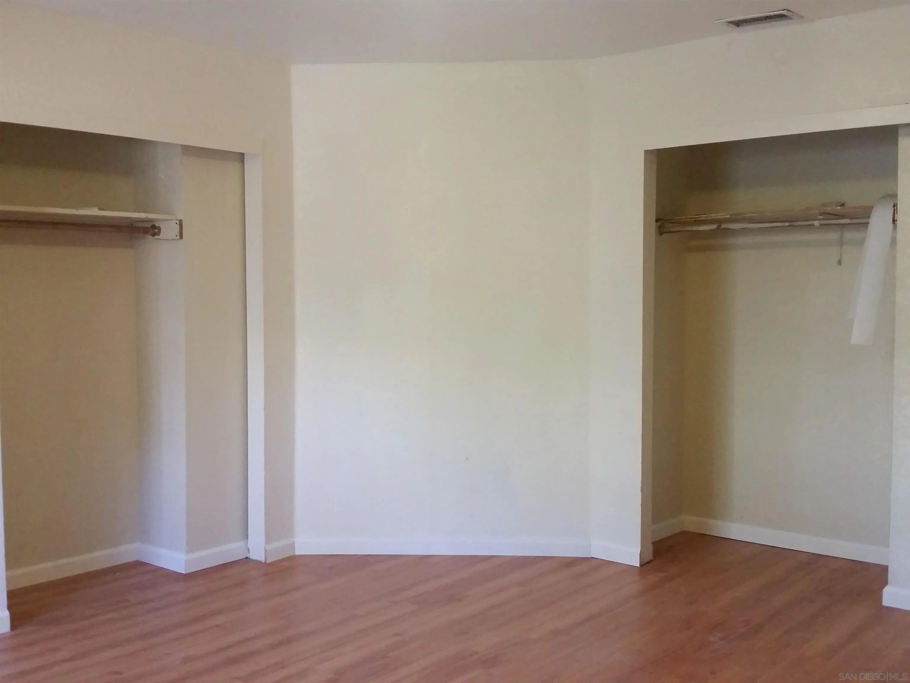https://cdn.realtyfeed.com/cdn/127/250032672/e1b6f7943813edc37daf0fd4bc63f8e6.webp