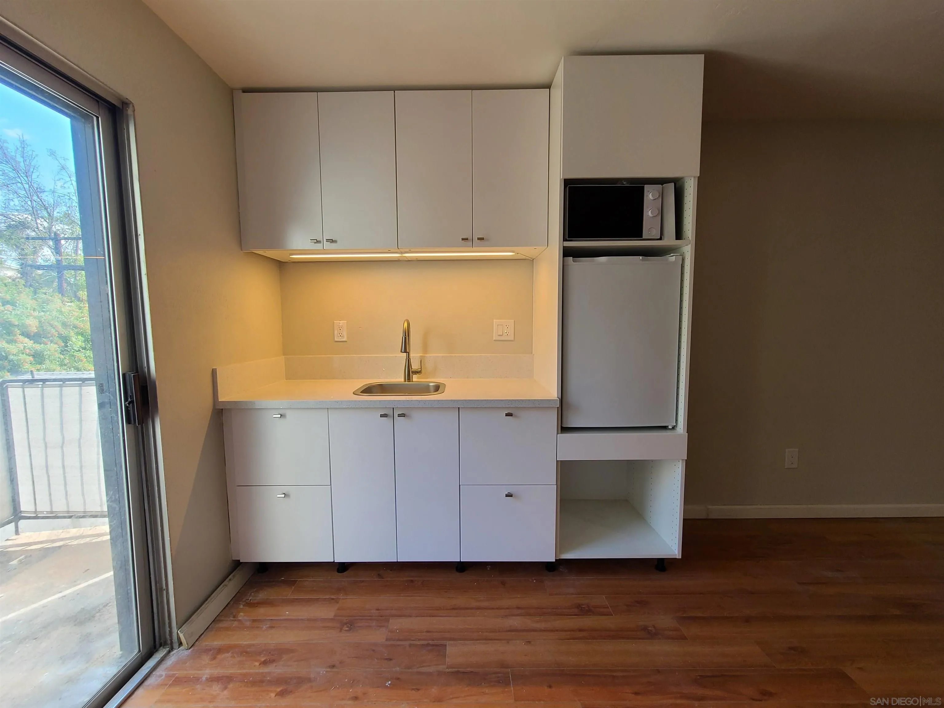 https://cdn.realtyfeed.com/cdn/127/250032672/f27caebff0a2fd4f9162bc612d876289.webp