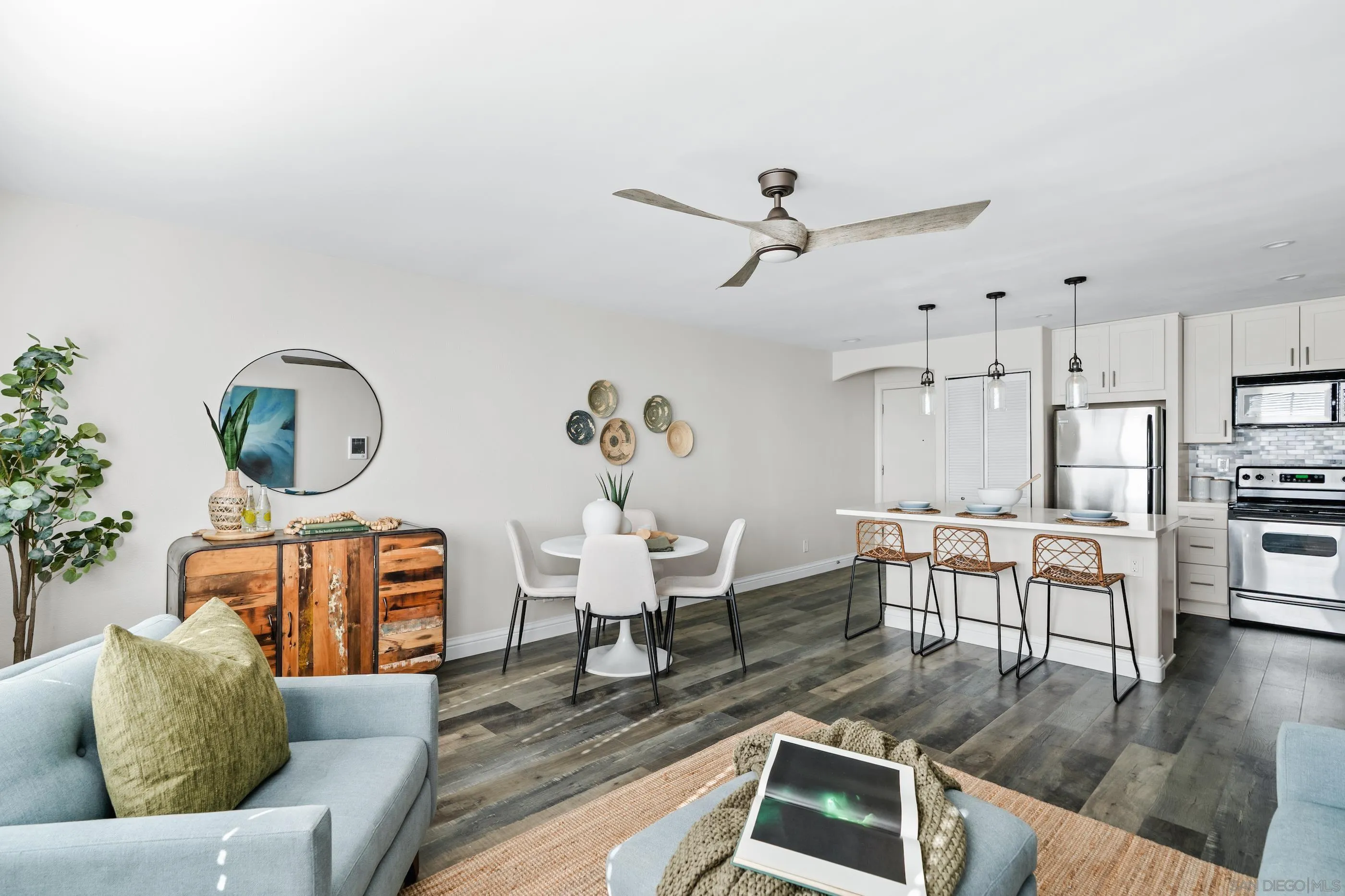 Photo #2: 250032677 Listing 