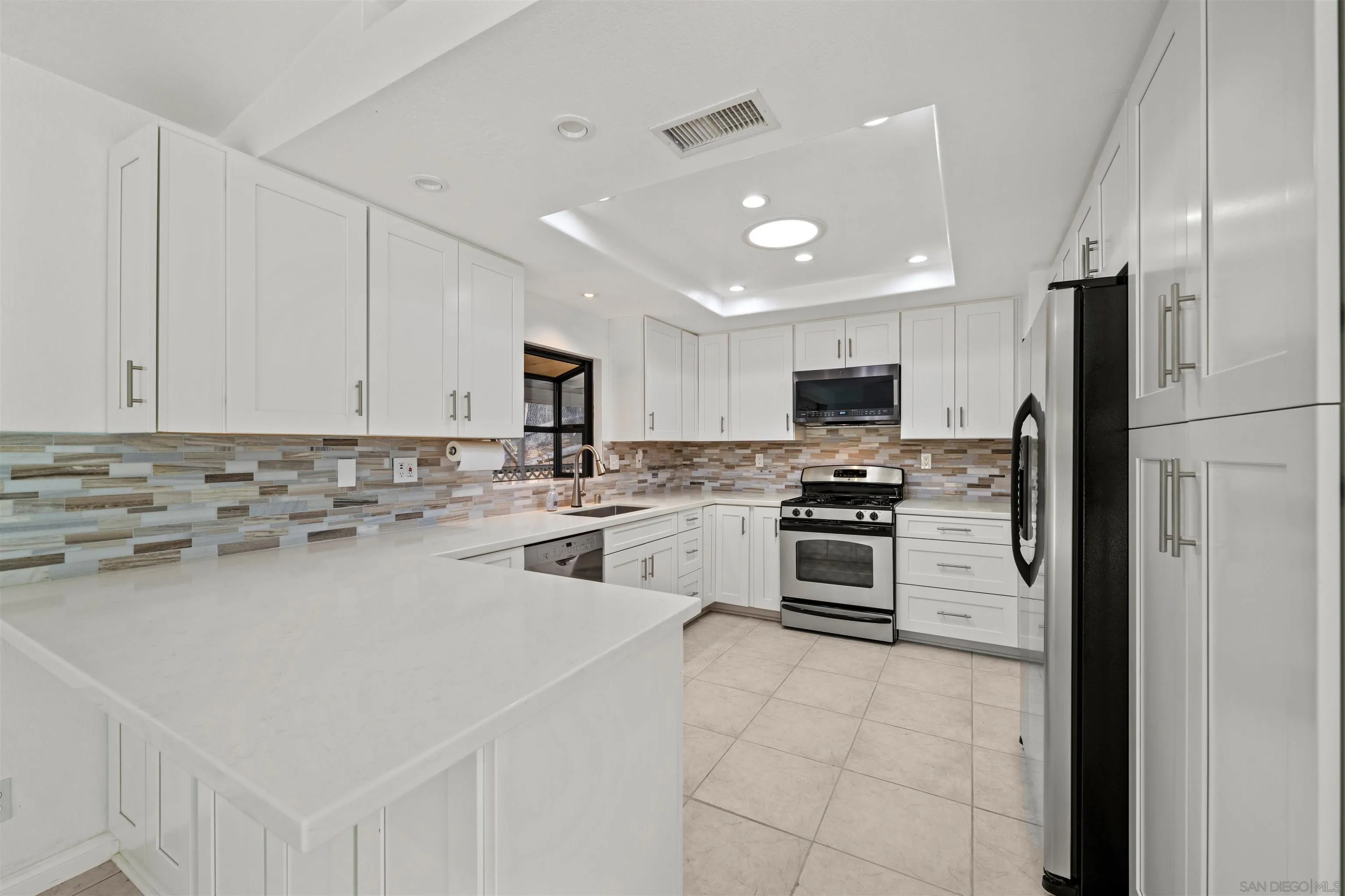 https://cdn.realtyfeed.com/cdn/127/250032698/2eb6c0c9ea57b30970f261f3dc3b19ba.webp