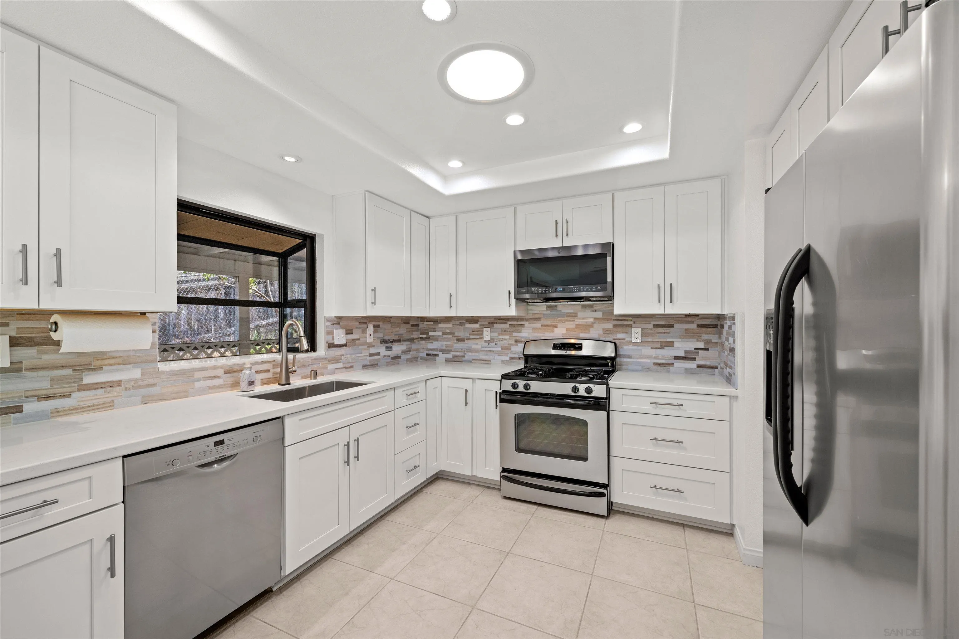https://cdn.realtyfeed.com/cdn/127/250032698/77a5f16a2b4113b9fbe6506f011c9081.webp