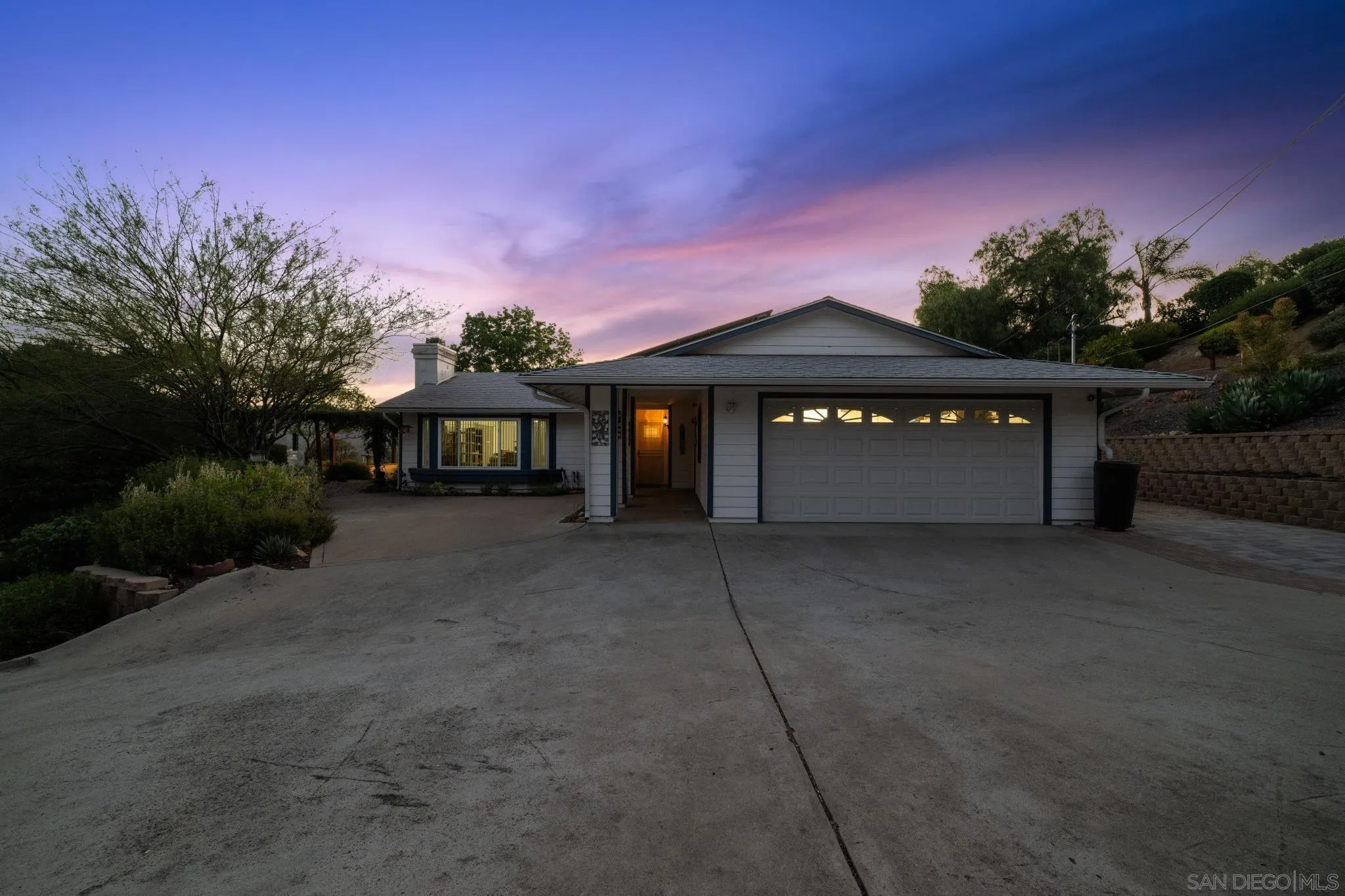 https://cdn.realtyfeed.com/cdn/127/250032698/ef46a1292ee1b395cdc3aab76f3898b4.webp