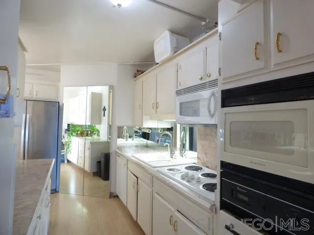 https://cdn.realtyfeed.com/cdn/127/250032722/68bde3b951aa6e71339797ccd69f6954.webp