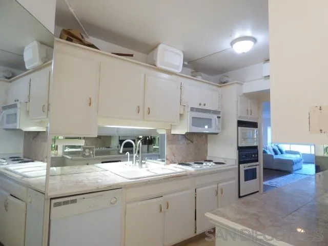 https://cdn.realtyfeed.com/cdn/127/250032722/c5fdd54332245060cda52f1102e76824.webp