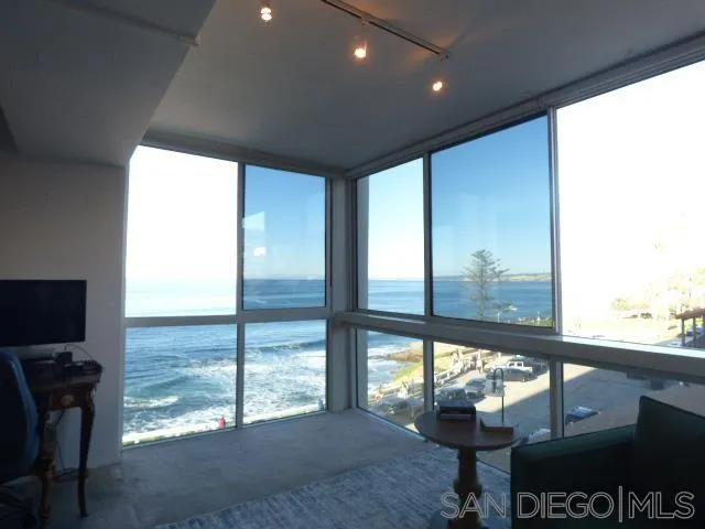 https://cdn.realtyfeed.com/cdn/127/250032722/ca7e0155aba4590d129e9c2ec4427644.webp