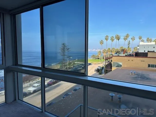 https://cdn.realtyfeed.com/cdn/127/250032722/f4bb4a0630d98f6900c92981a8476b88.webp