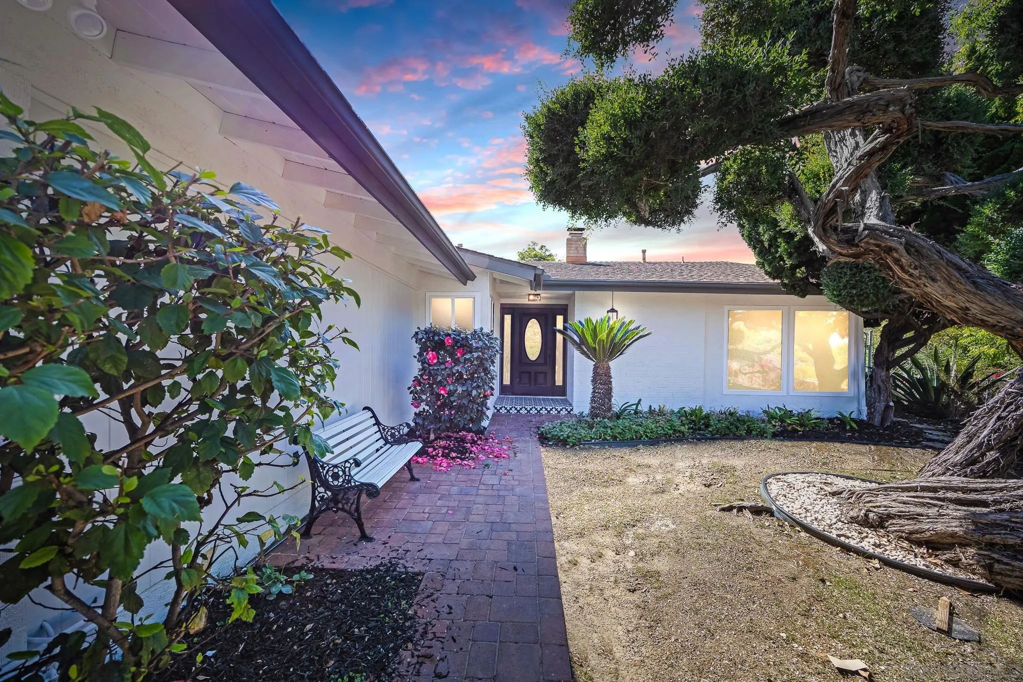 https://cdn.realtyfeed.com/cdn/127/250032744/15438964f1eb601d59e5c855651690c2.webp