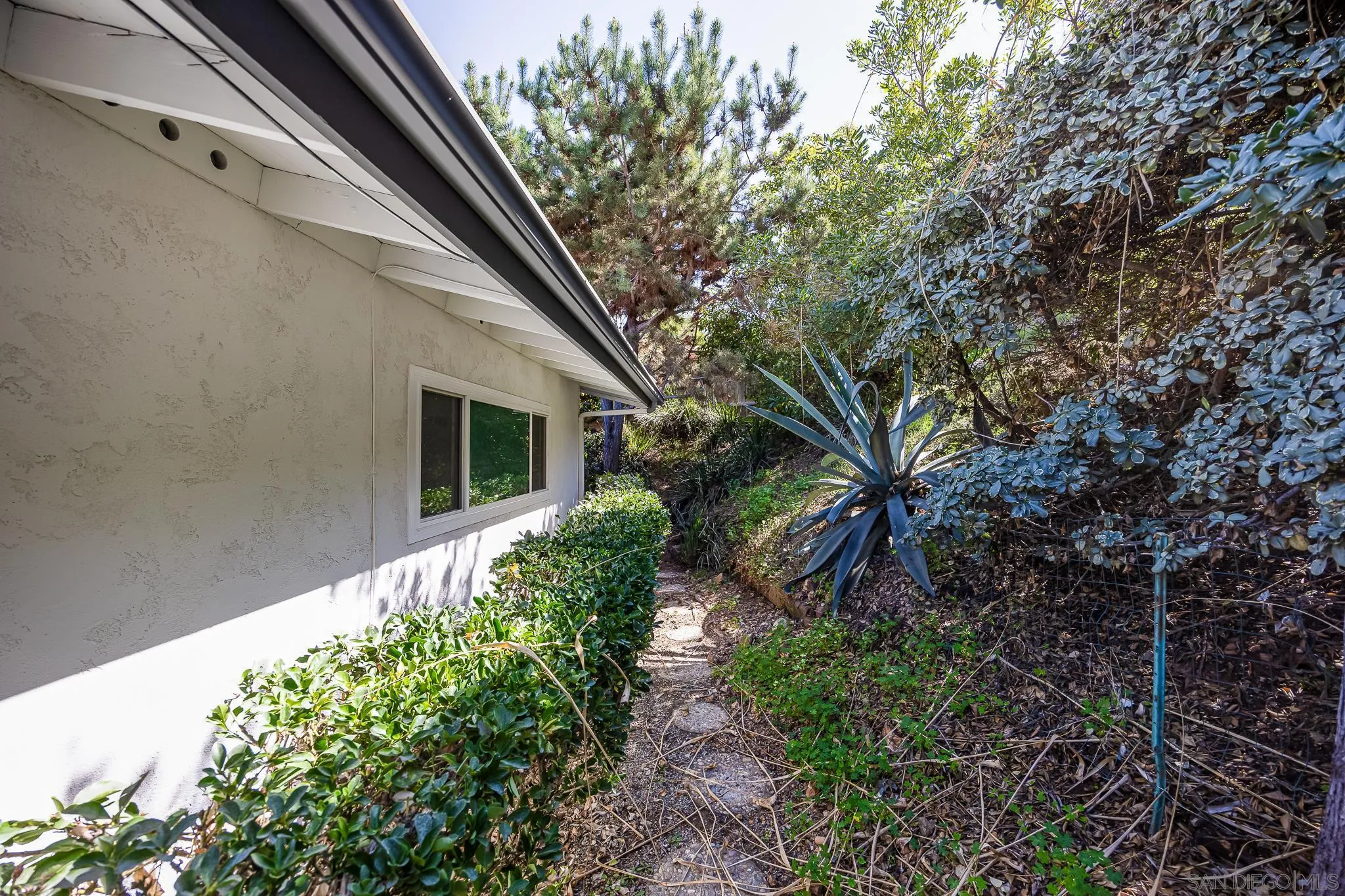 https://cdn.realtyfeed.com/cdn/127/250032744/4161048f7b59b7ad2b233aaab1df70fc.webp