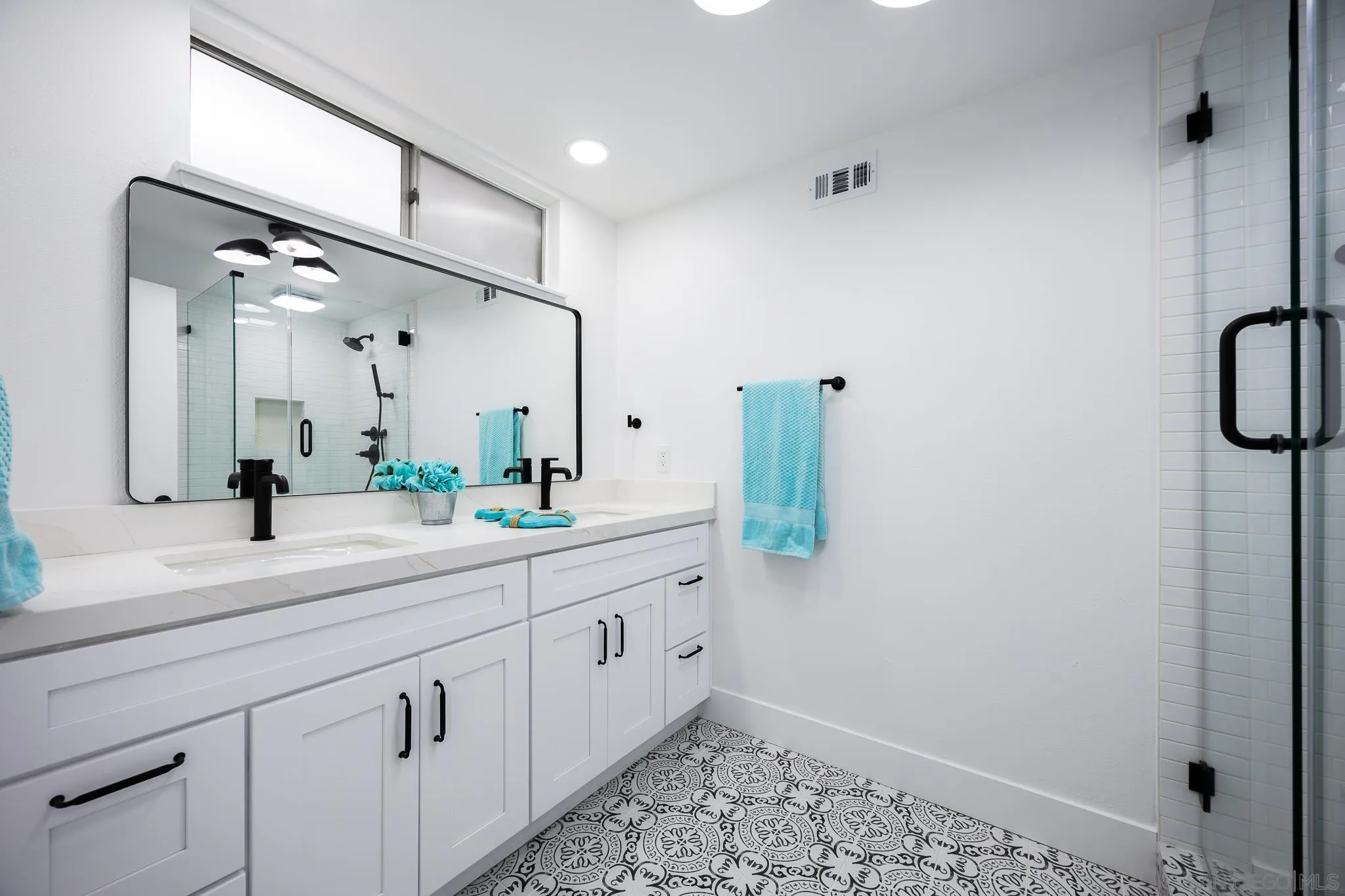 https://cdn.realtyfeed.com/cdn/127/250032744/5a49c61482d9f82cfa7e149cf2d562ae.webp