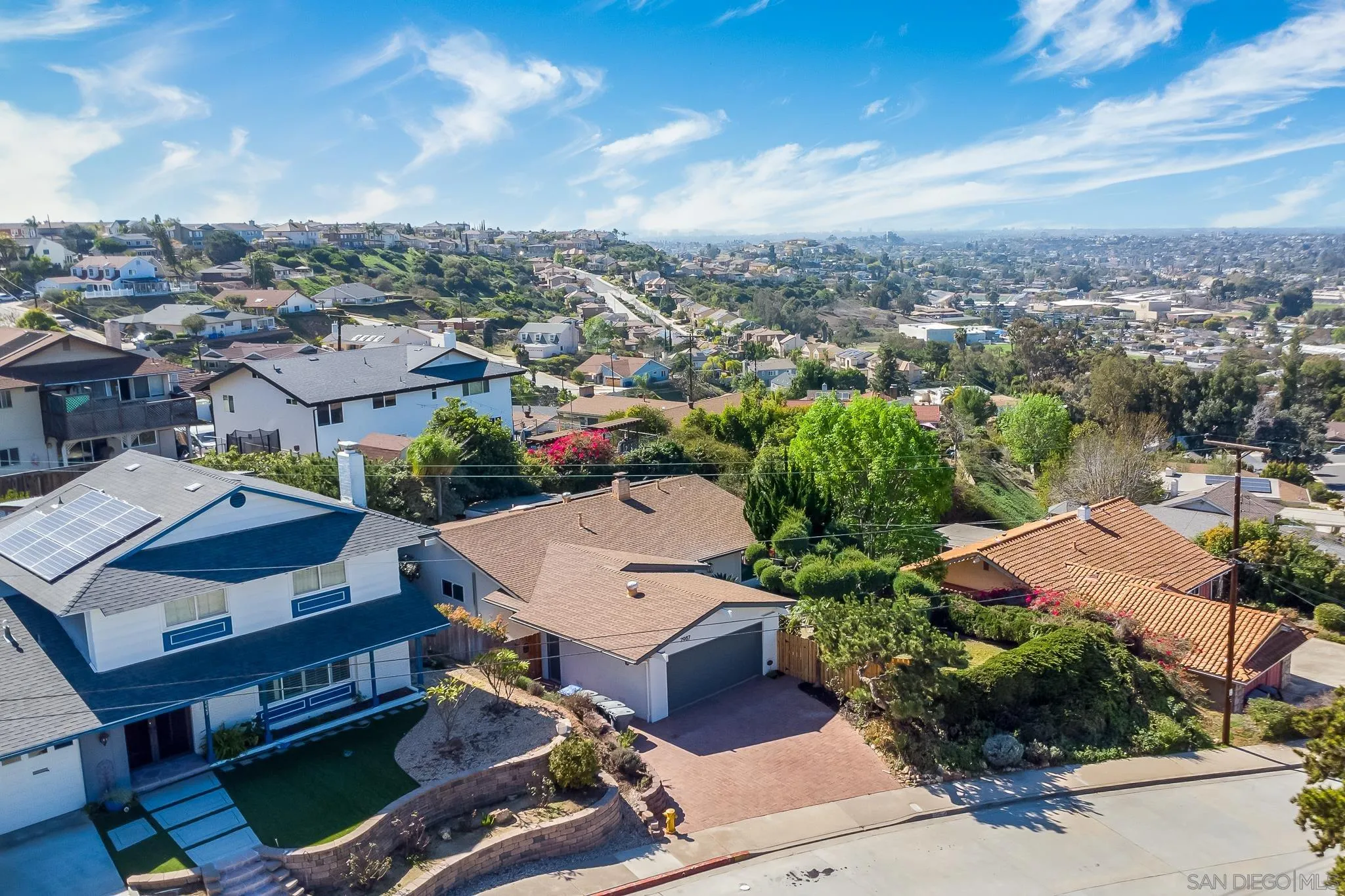 https://cdn.realtyfeed.com/cdn/127/250032744/609aff904f936d20a7dc8672b5166670.webp