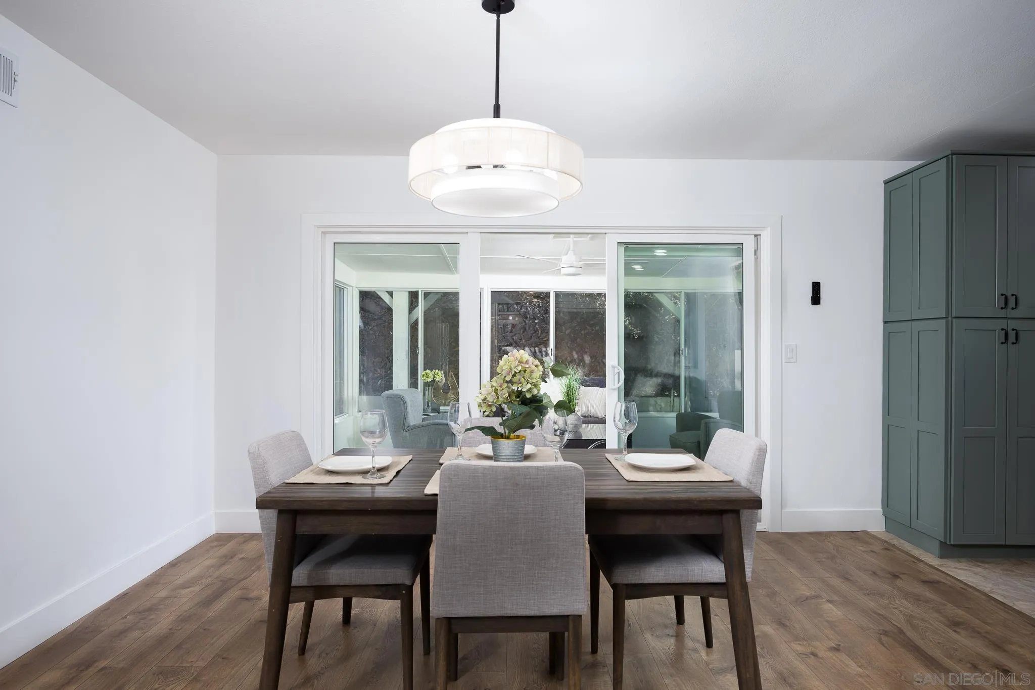 https://cdn.realtyfeed.com/cdn/127/250032744/77f7640bd8a5d9aae68b9efac0aac255.webp