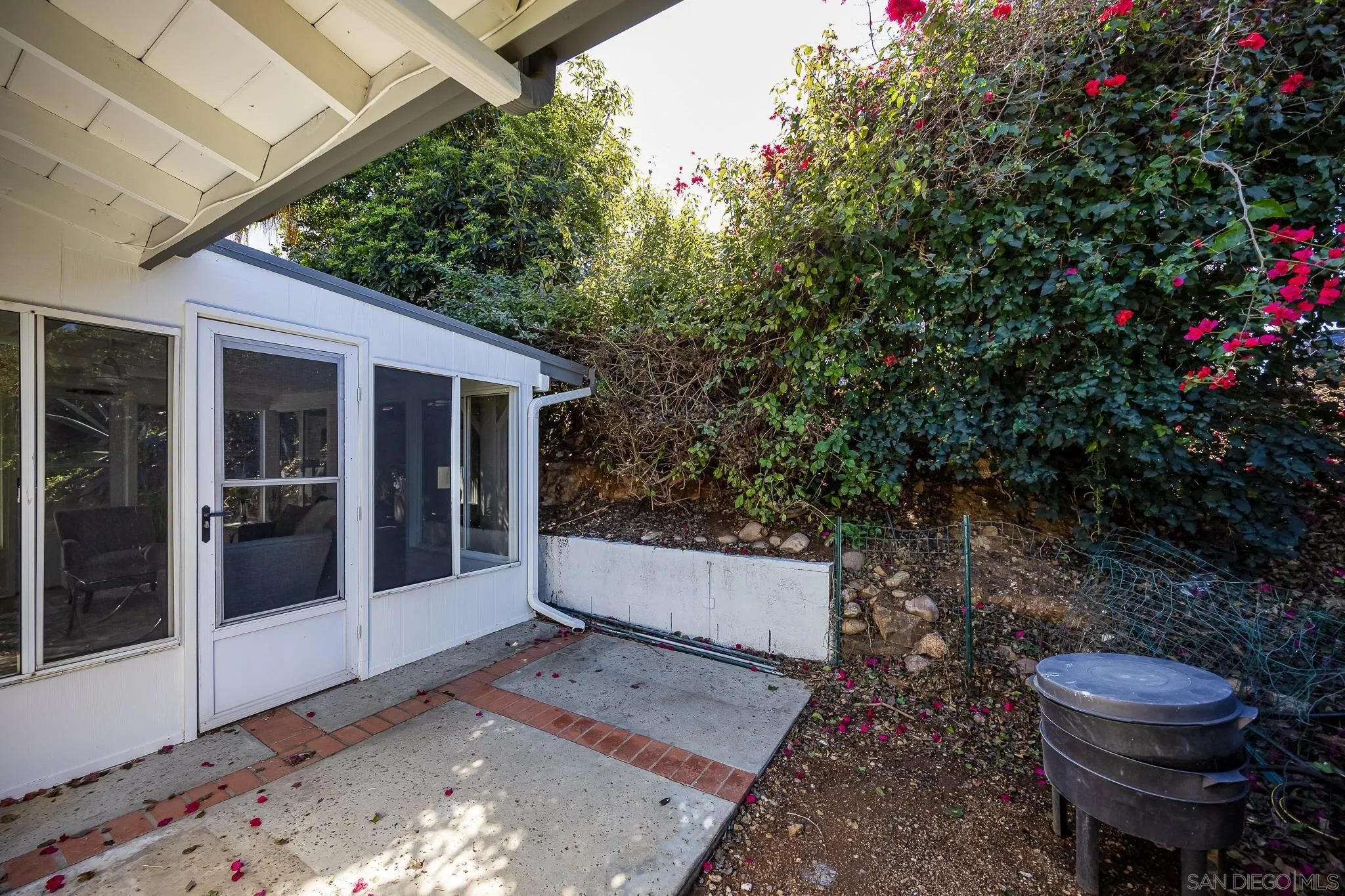 https://cdn.realtyfeed.com/cdn/127/250032744/94906d5779b79711f9d92da1989175ab.webp