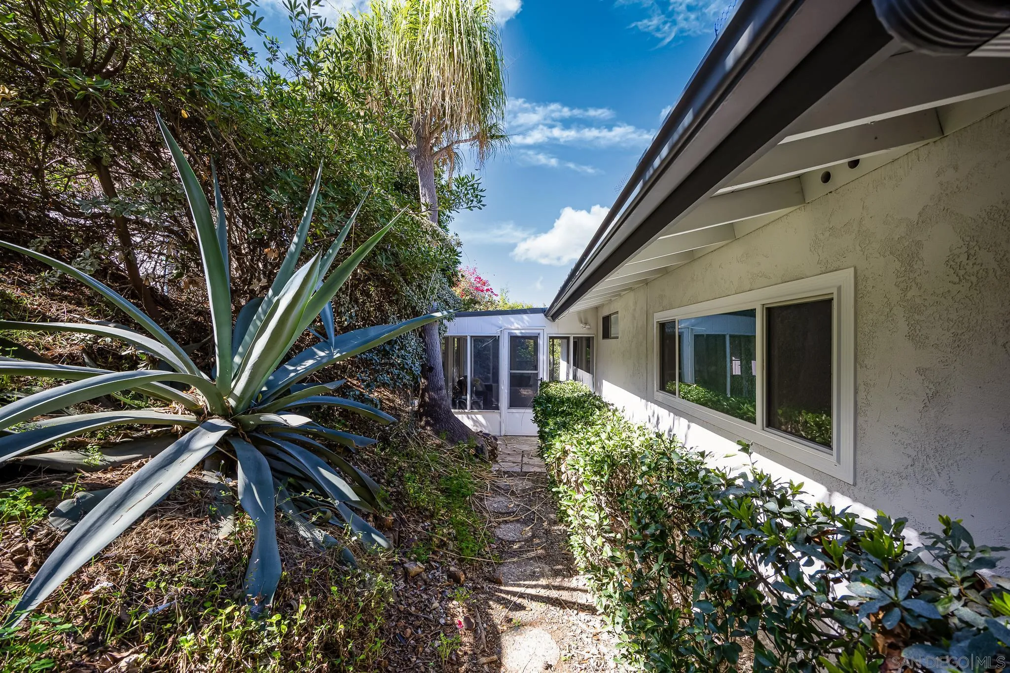 https://cdn.realtyfeed.com/cdn/127/250032744/c6dbe3774eca96cb2c95cdd39f7e6775.webp