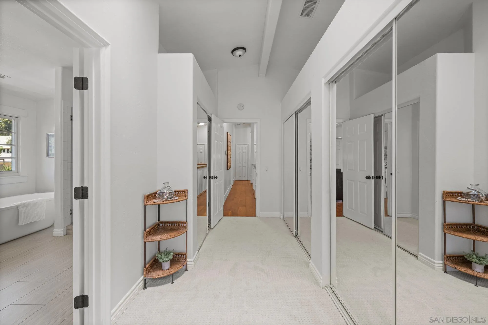 https://cdn.realtyfeed.com/cdn/127/250032783/39e0aa8f0130109fa38b9e075a7aa32e.webp