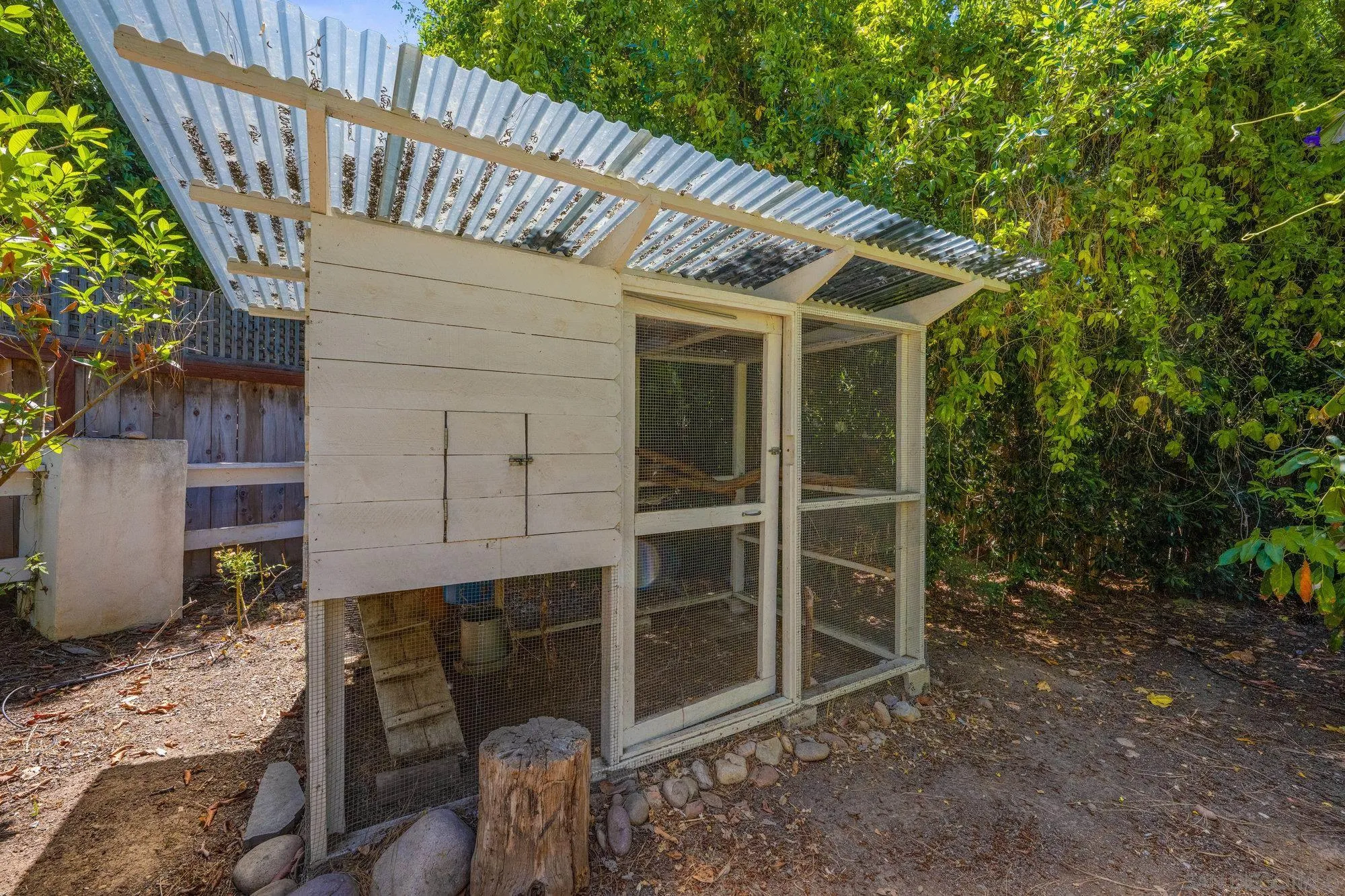 https://cdn.realtyfeed.com/cdn/127/250032783/9b4e56138e2c3fe69b74feb10bd82e6b.webp