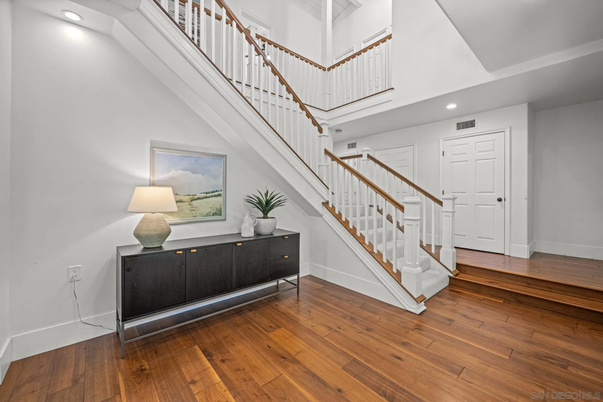 https://cdn.realtyfeed.com/cdn/127/250032783/a38cc513b89f793c112d9d4af8734592.webp