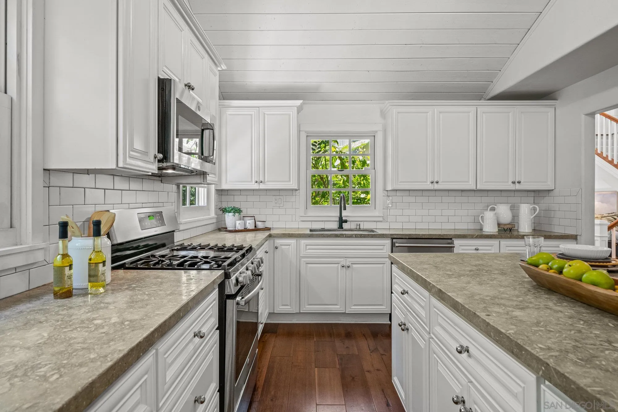 https://cdn.realtyfeed.com/cdn/127/250032783/a9e05de8e78ae343180c3824e325f9a0.webp