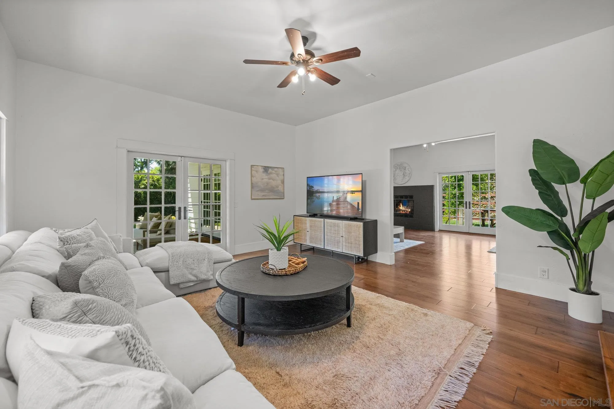 https://cdn.realtyfeed.com/cdn/127/250032783/b3c1cc614cdf0d58b0fdd1c72b9b86be.webp
