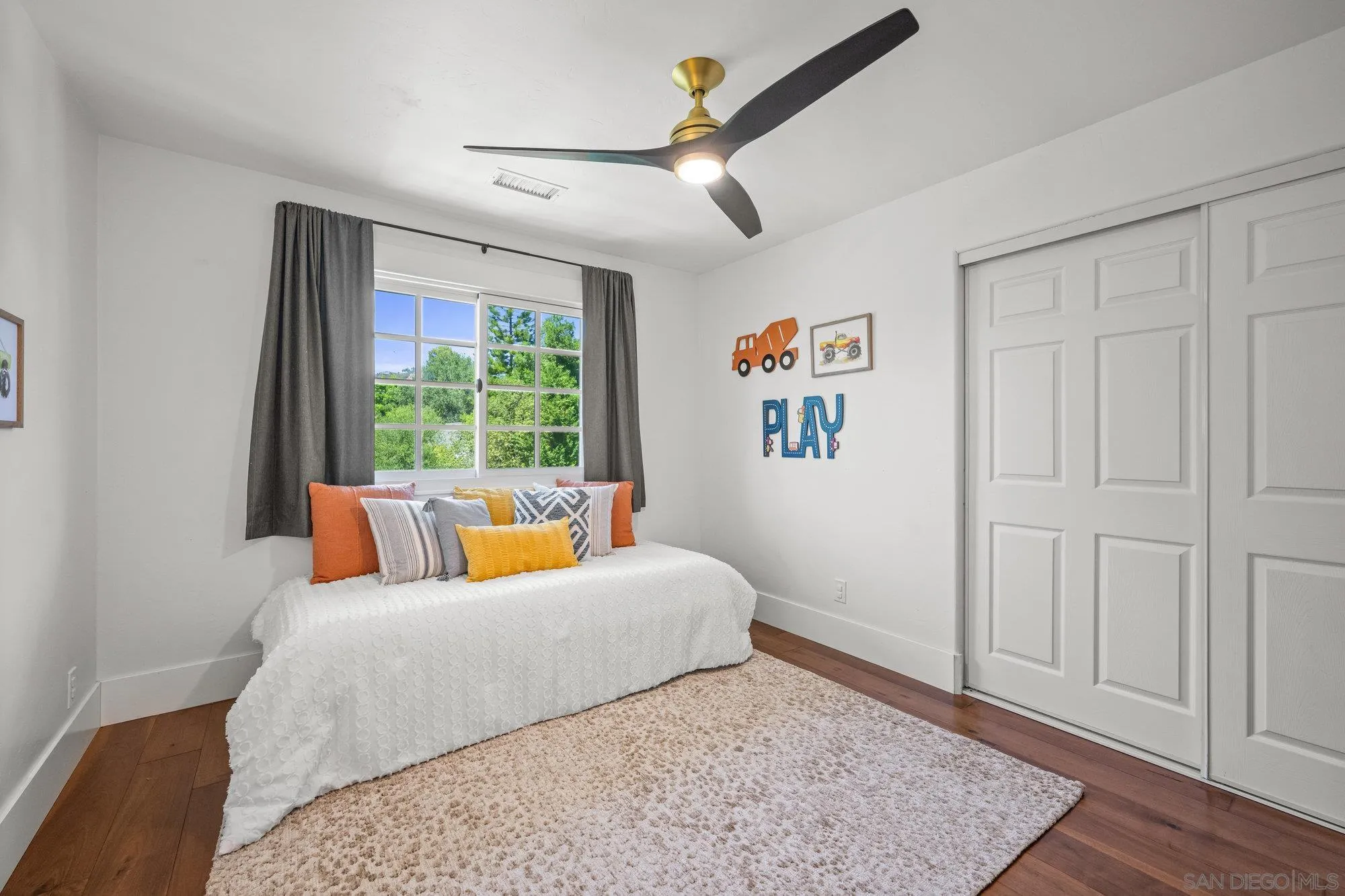 https://cdn.realtyfeed.com/cdn/127/250032783/c6f39c4de0c7fb99f23602bbf6d8d91e.webp