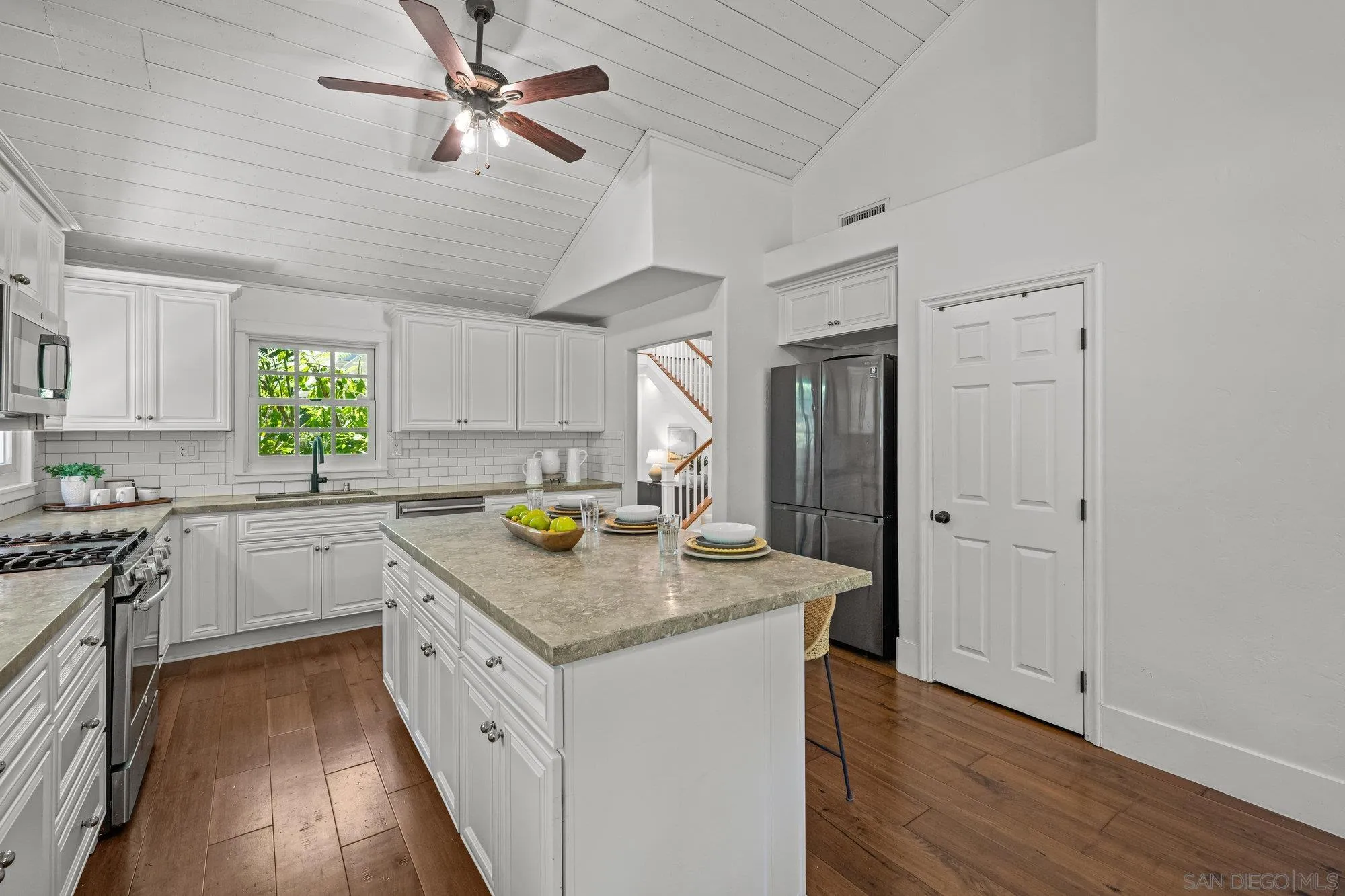 https://cdn.realtyfeed.com/cdn/127/250032783/e573e0e7849cb8fa5d74acff5371f045.webp