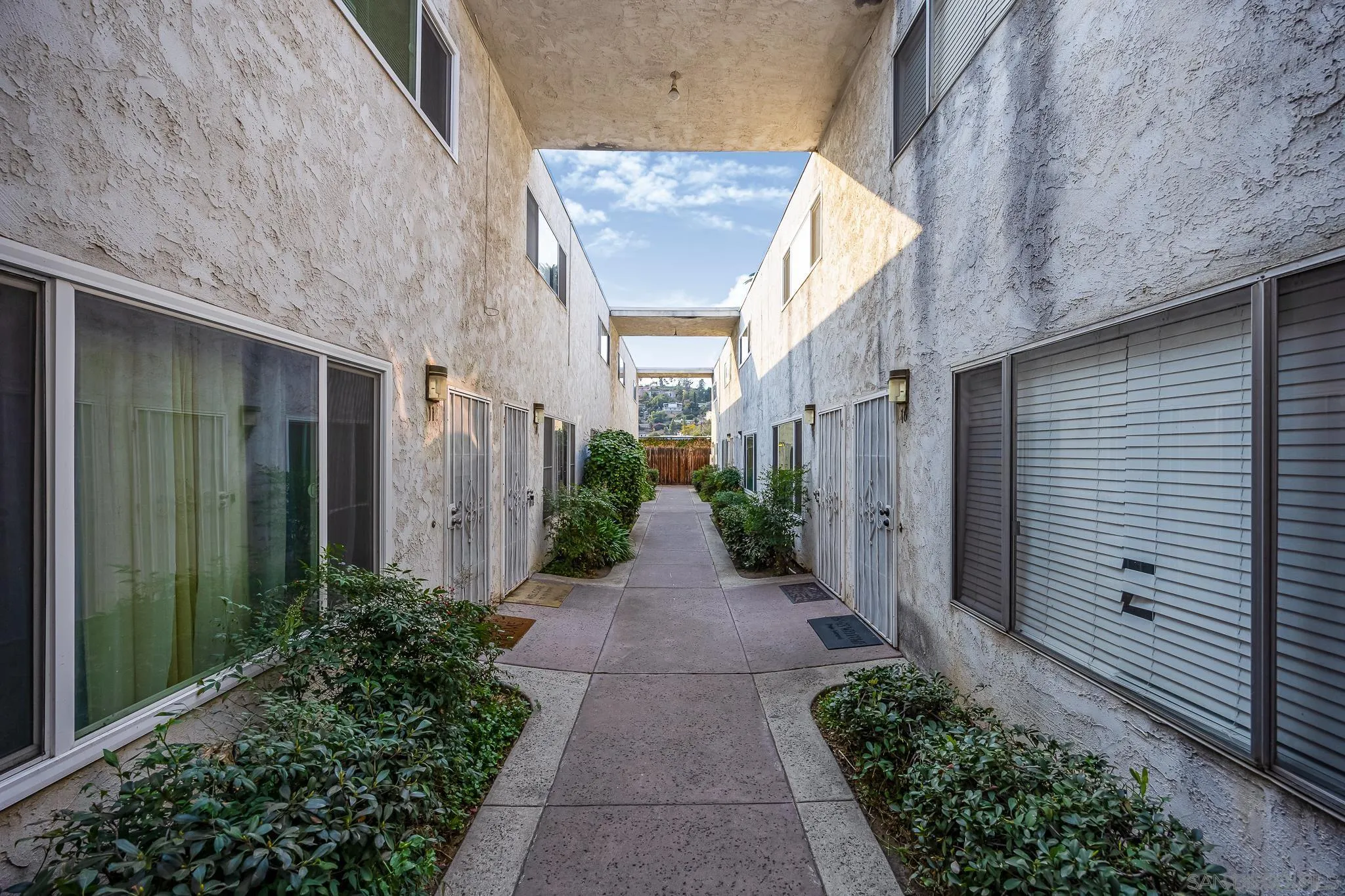 https://cdn.realtyfeed.com/cdn/127/250032795/70840e4b0768b0d3f8ffc40cabdf51c3.webp