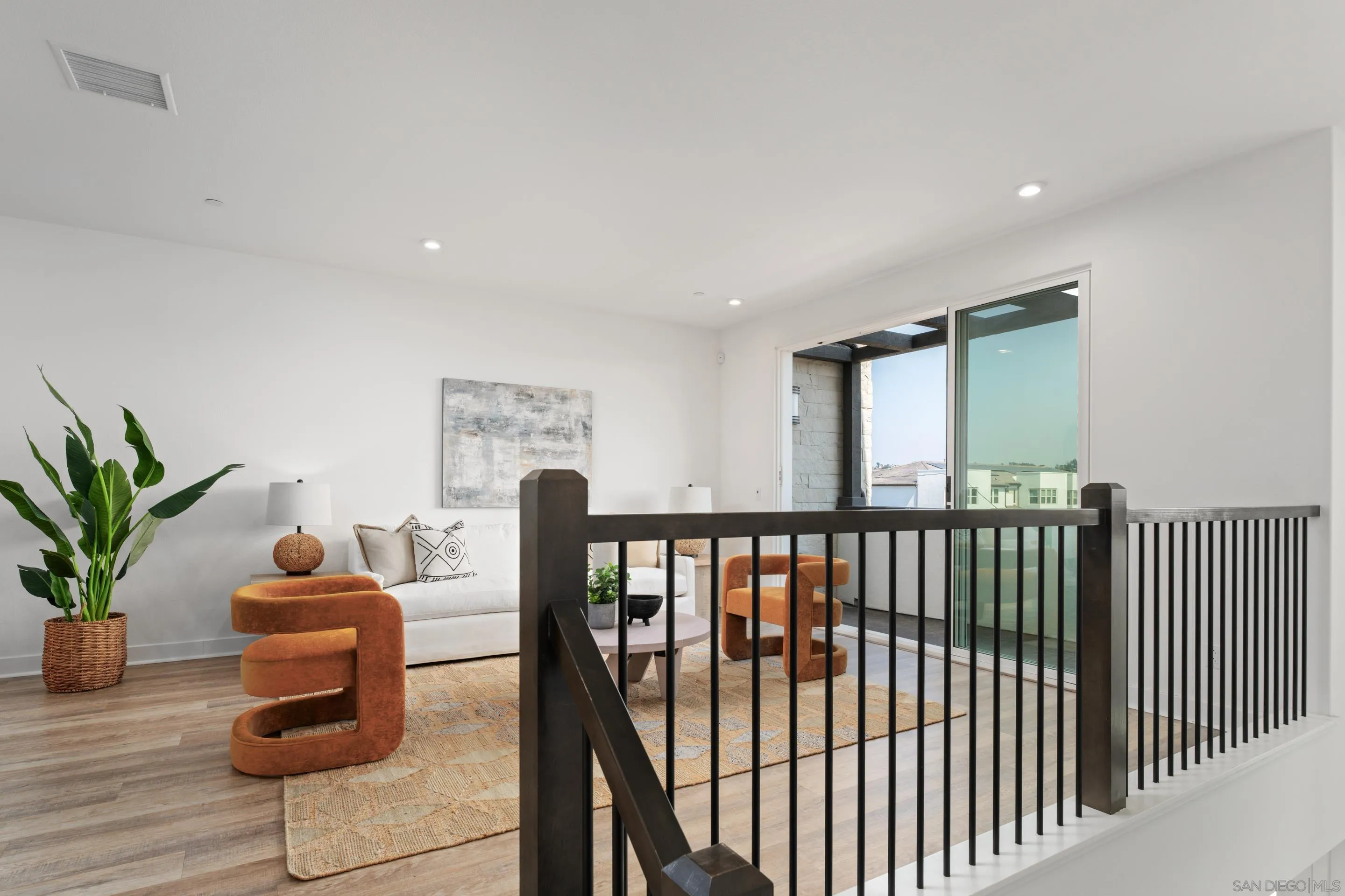 Photo #5: 250032808 Listing 
