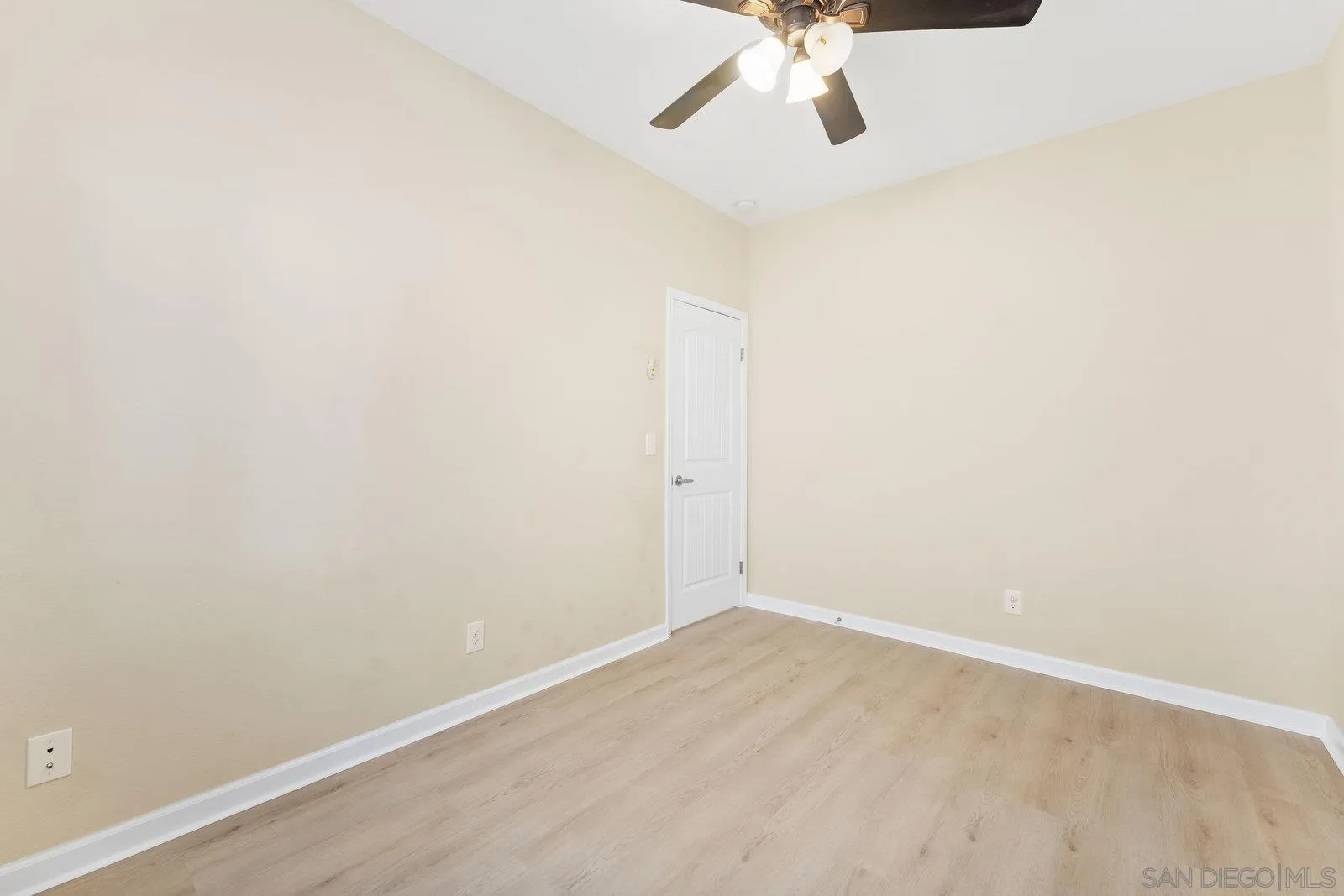https://cdn.realtyfeed.com/cdn/127/250032809/1e8349d8c82fb2fd44753208b81f3344.webp
