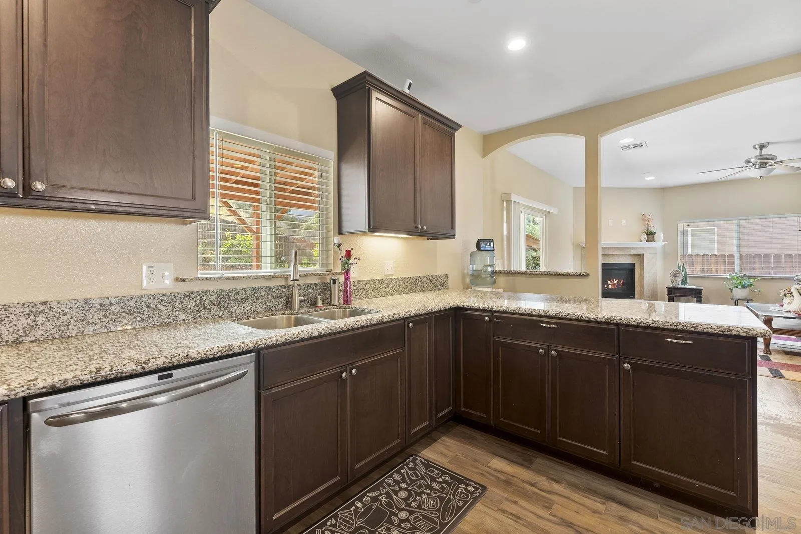 https://cdn.realtyfeed.com/cdn/127/250032809/4b110a569499ee6d36d77fa90f7cecab.webp