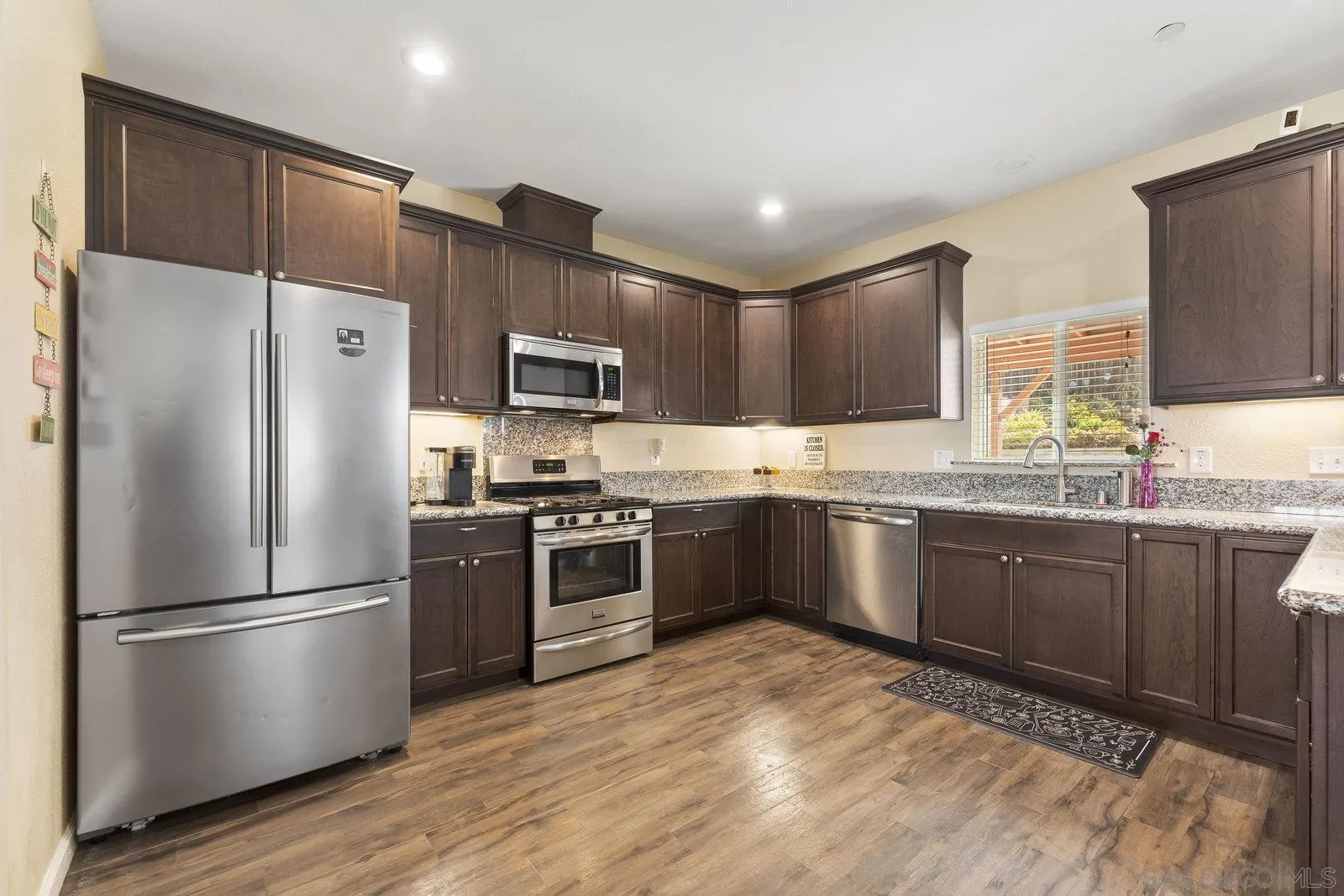 https://cdn.realtyfeed.com/cdn/127/250032809/b6e81d1ef19bdb66443eb1efb8bbb37c.webp