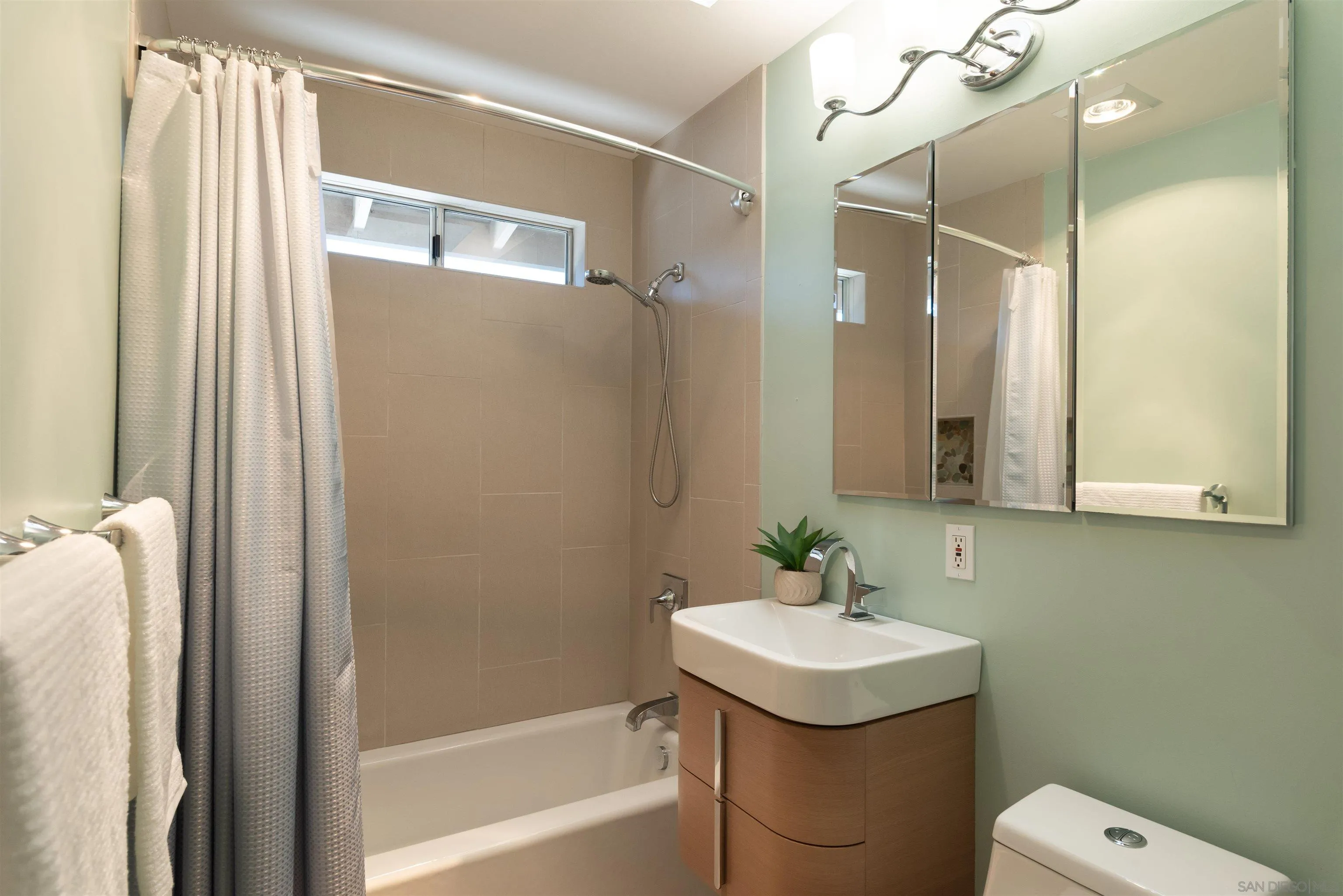 https://cdn.realtyfeed.com/cdn/127/250032818/c300f6a2a41aa8b8ffa6923b2fa73e8d.webp