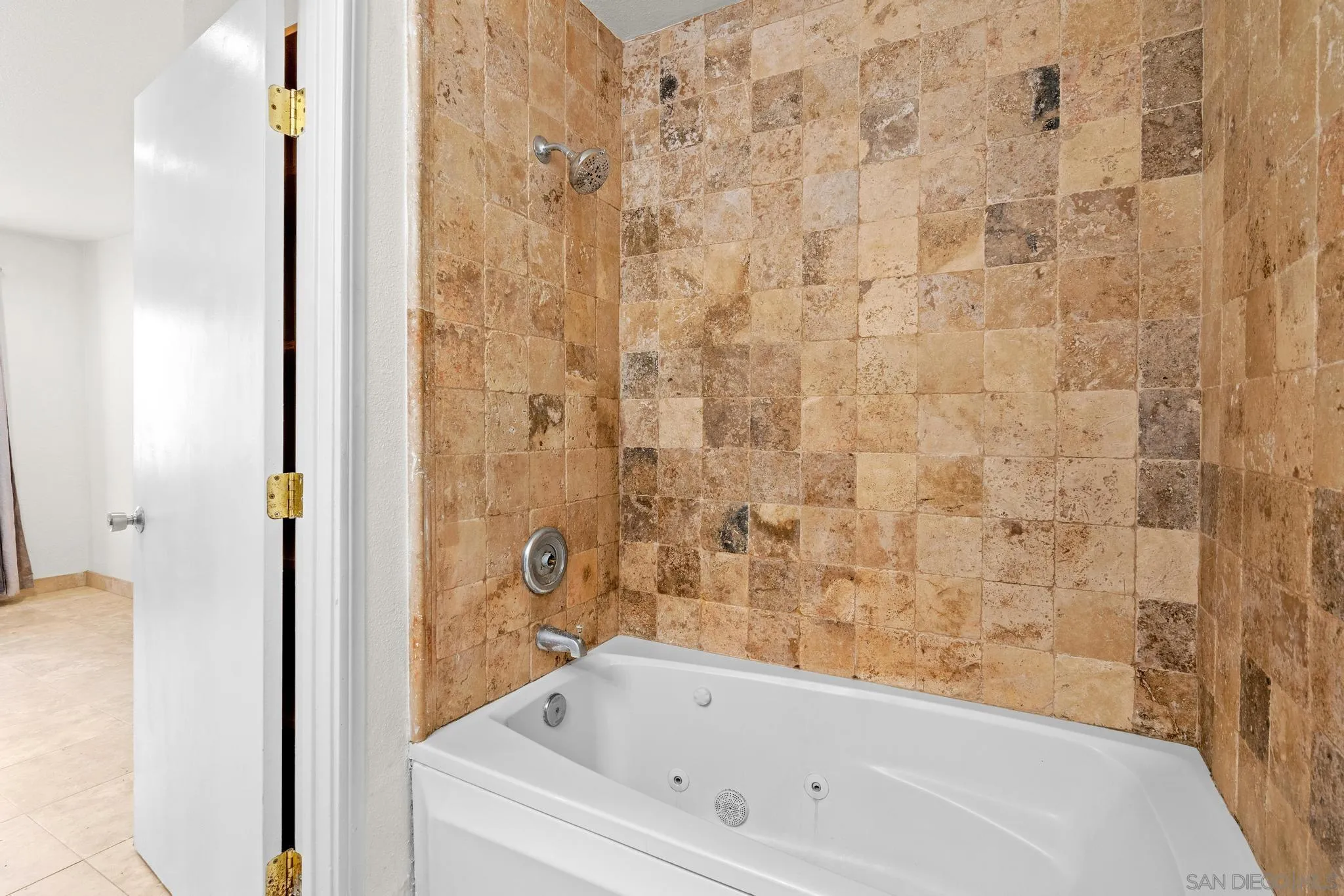 Photo #10: 250032824 Listing: Photo #10
