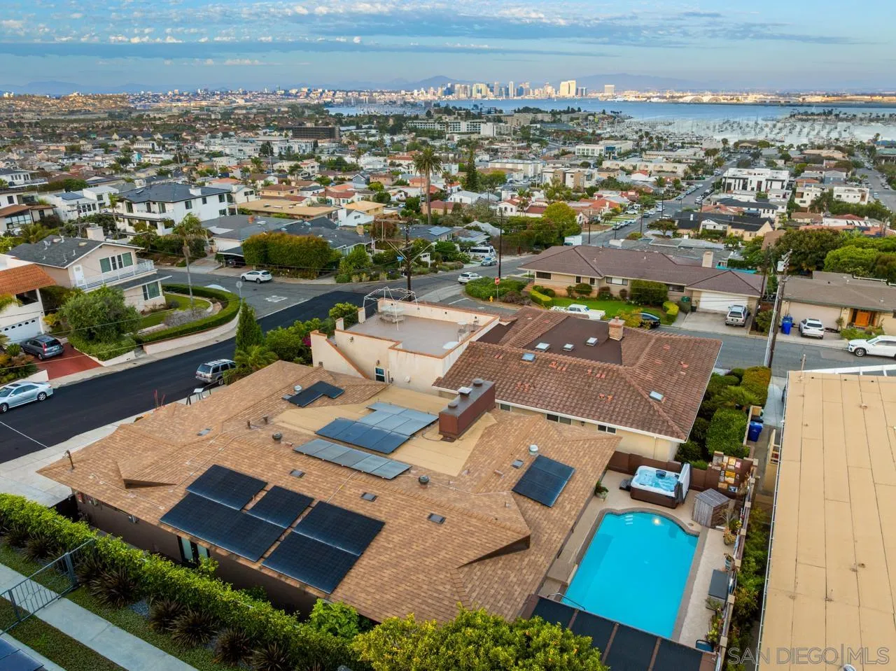 https://cdn.realtyfeed.com/cdn/127/250032827/26faff850c2d0b76b865476c2b0f4267.webp