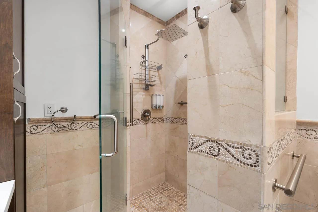 https://cdn.realtyfeed.com/cdn/127/250032827/40c6adf20aa5e7c67fb691367babdf0e.webp