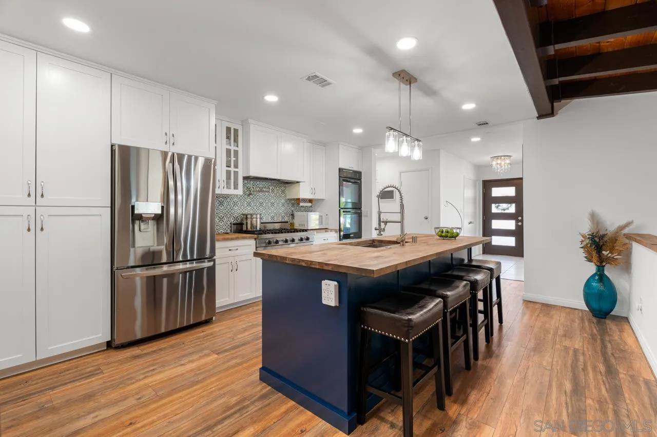 https://cdn.realtyfeed.com/cdn/127/250032827/56eeb28bfa65c235e1e9224a1a8d797b.webp