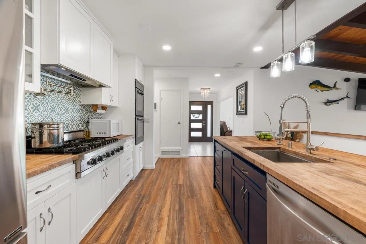 https://cdn.realtyfeed.com/cdn/127/250032827/5ff504ea603c4f81c35793481d22c7da.webp