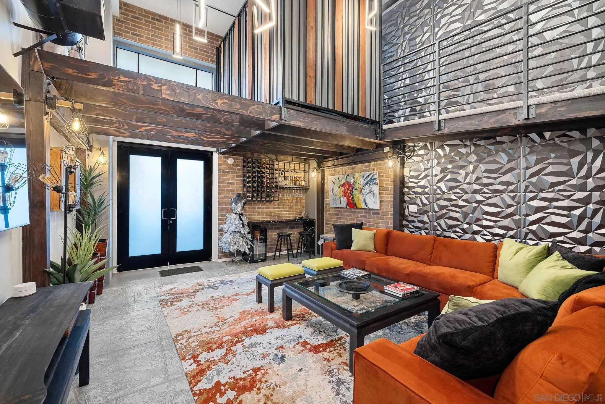 Photo #3: 250032835 Listing 