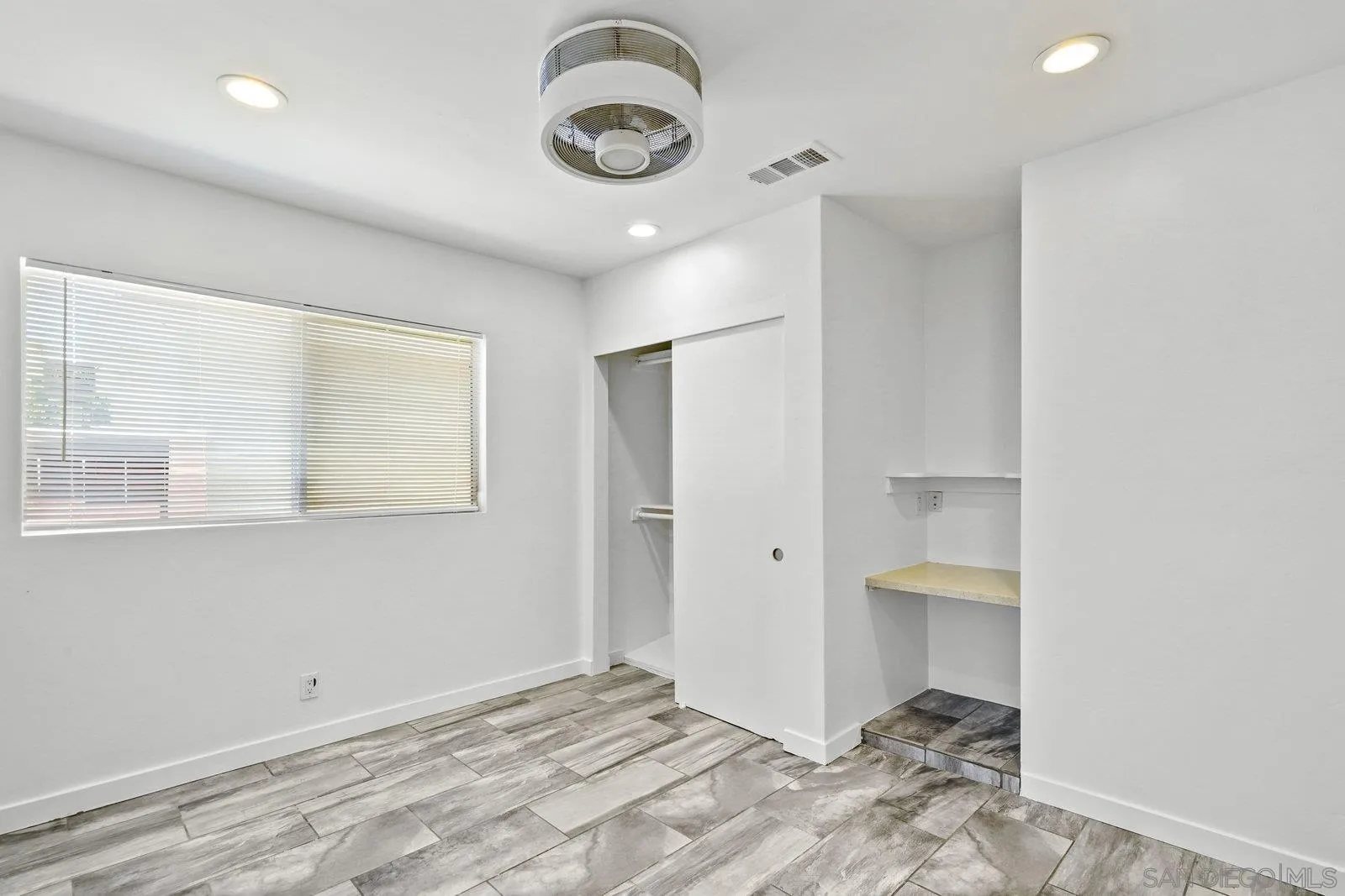 https://cdn.realtyfeed.com/cdn/127/250032837/09daeeccbb8595540bae3c3f05e872e9.webp