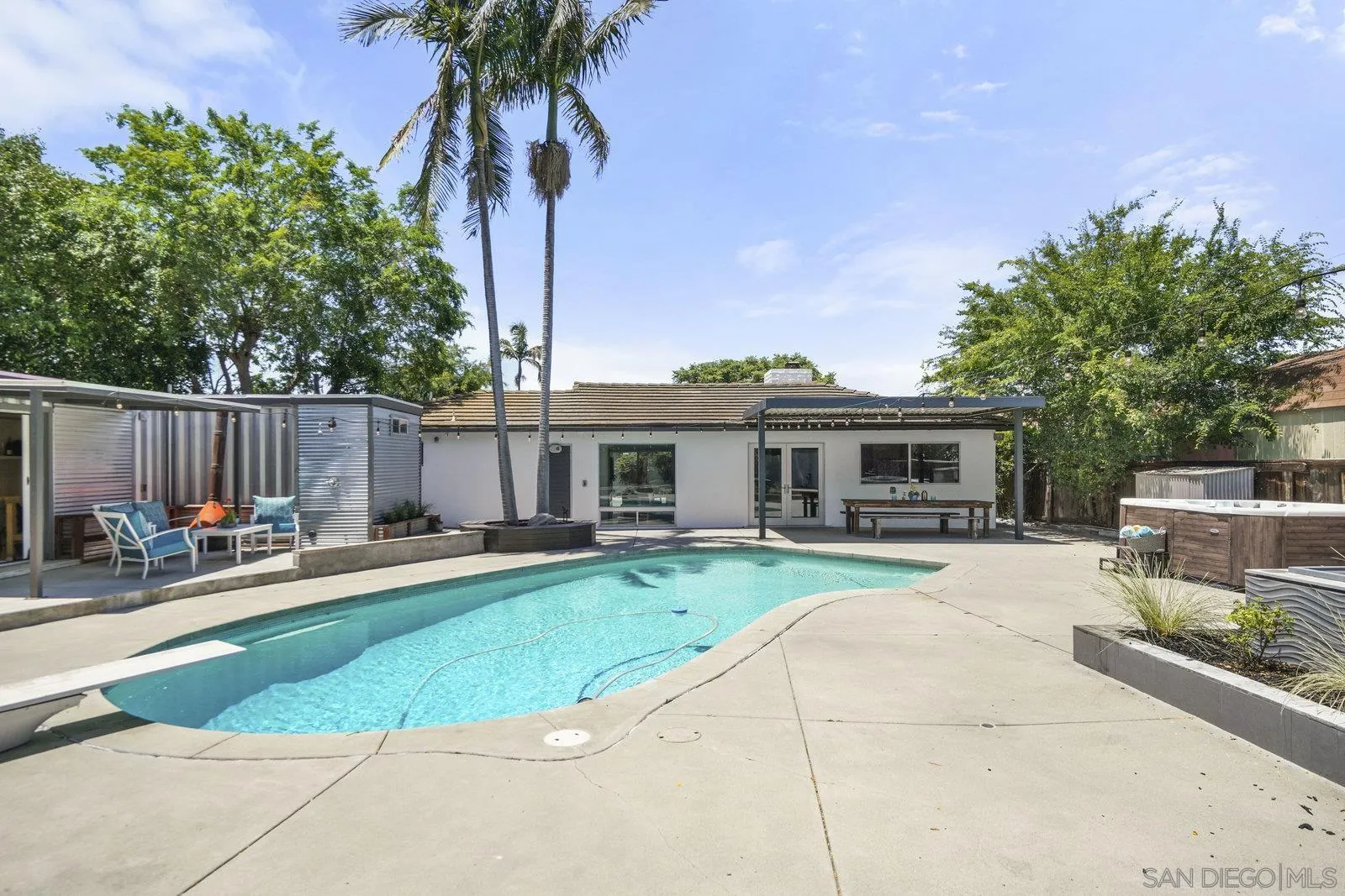 https://cdn.realtyfeed.com/cdn/127/250032837/bd7e54980a90f18c7f44e83cd9b4224a.webp