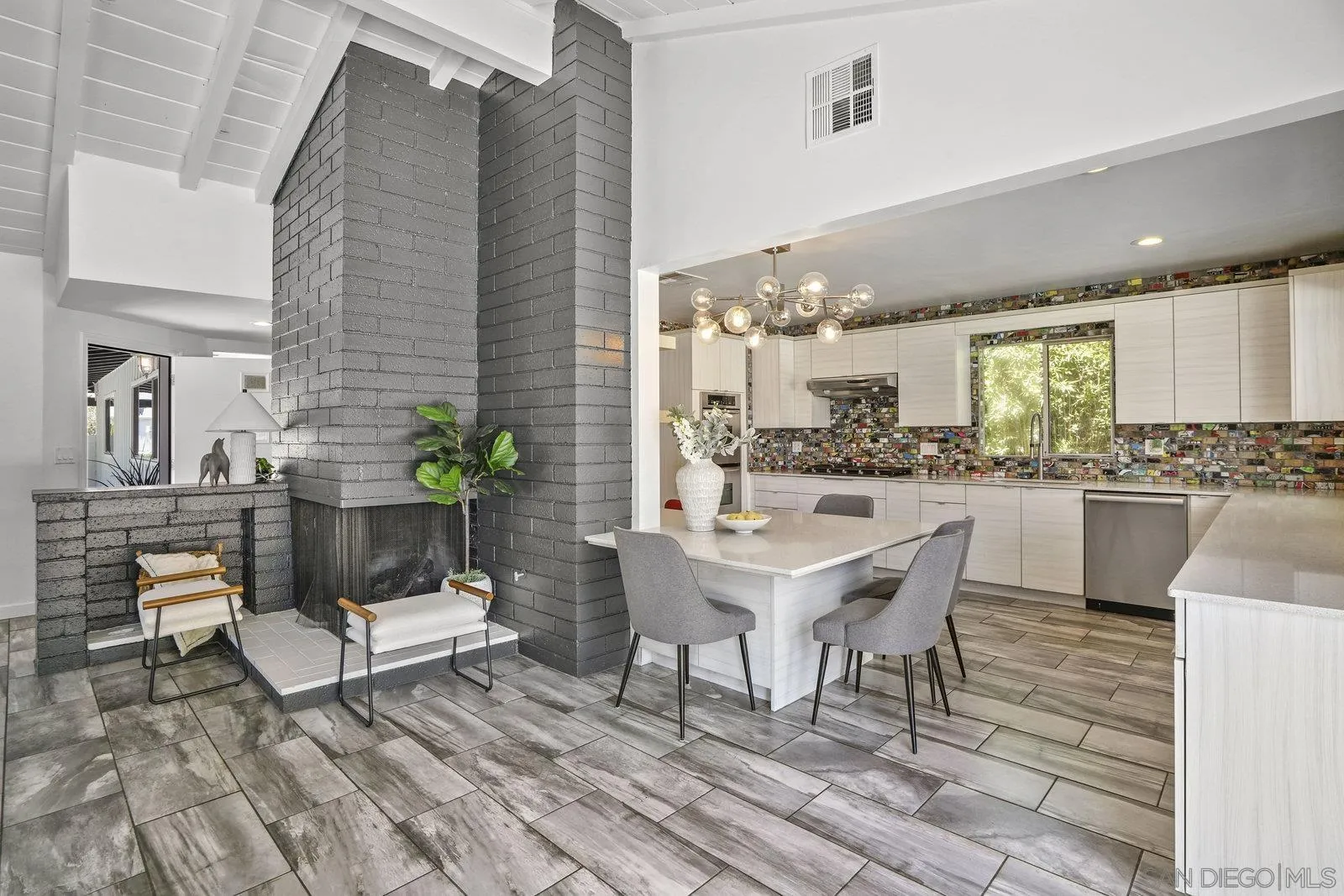 https://cdn.realtyfeed.com/cdn/127/250032837/c86d3227cc32c99e45fe3d9cd98a7bb8.webp